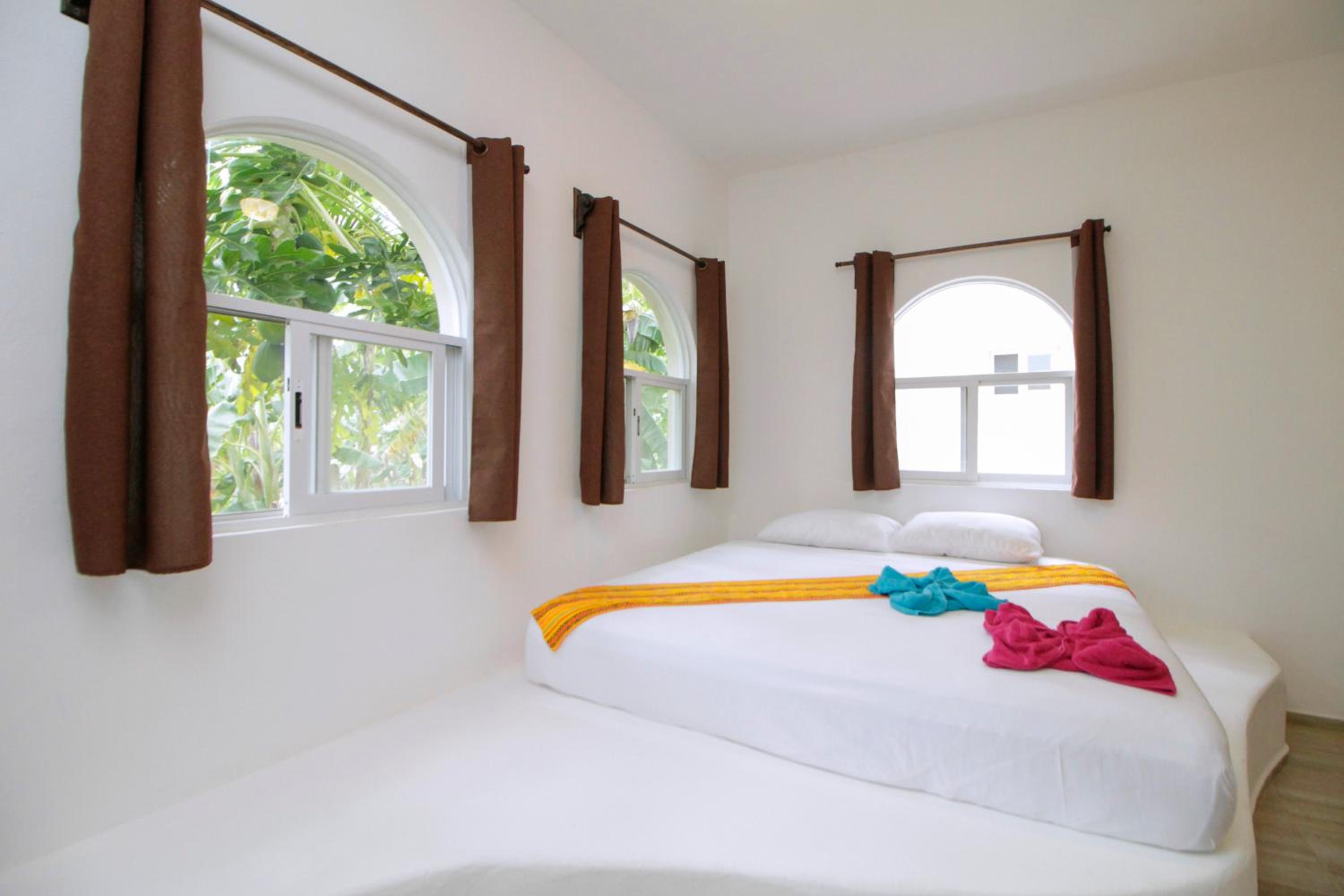 Three-Bedroom Villa - Photo 22