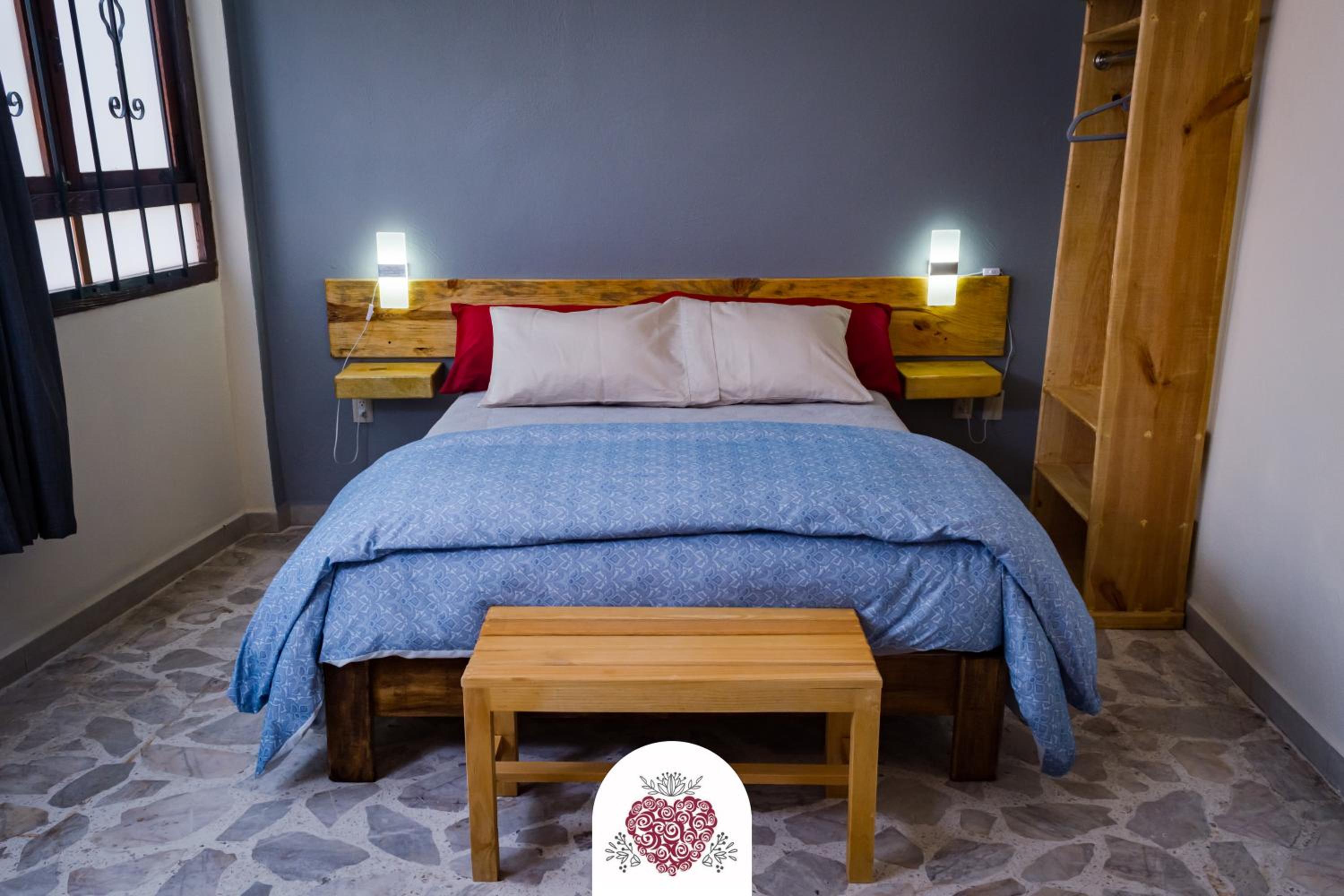 Budget Double Room - Photo 2