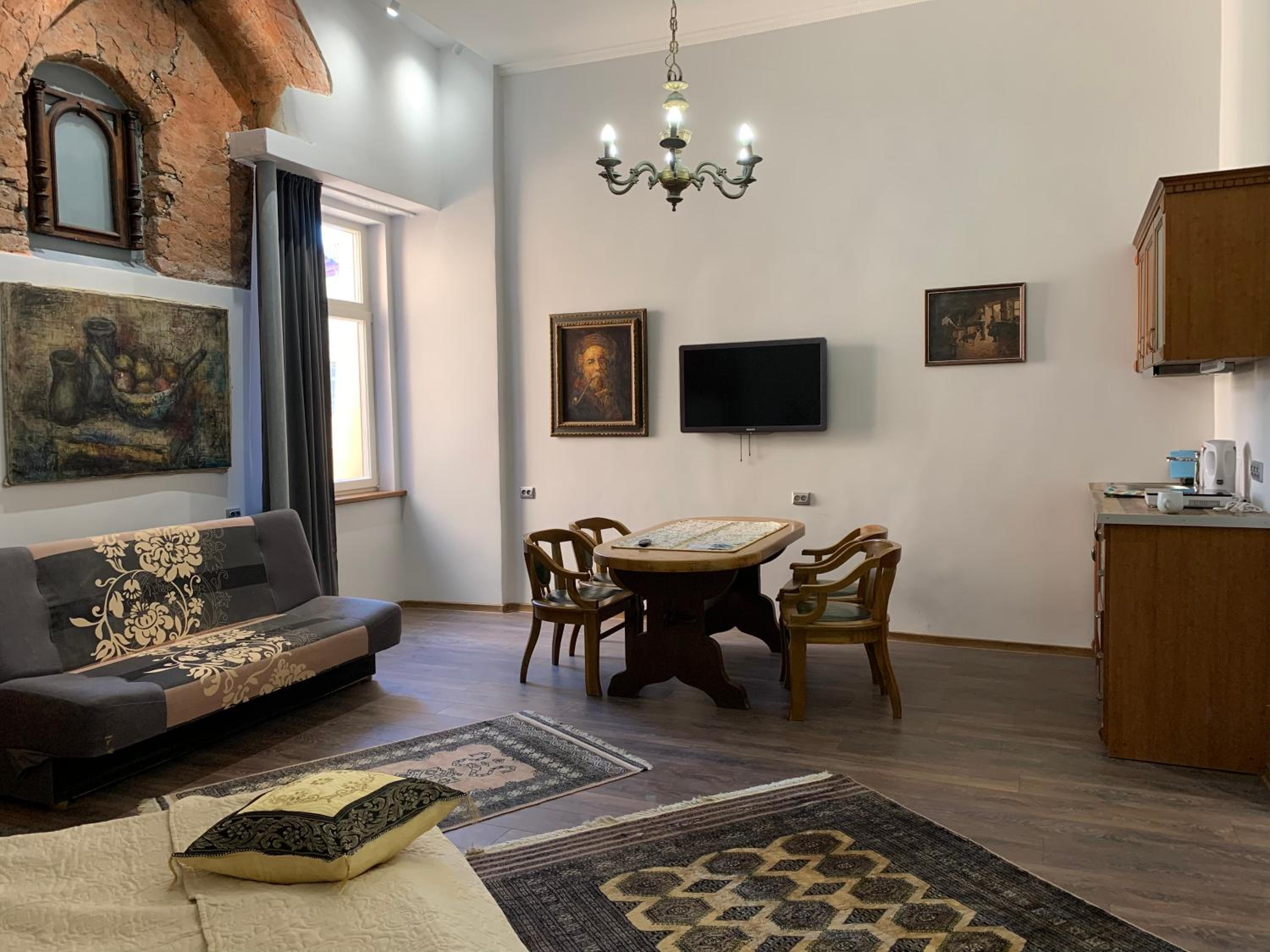 Family Studio - Photo 2