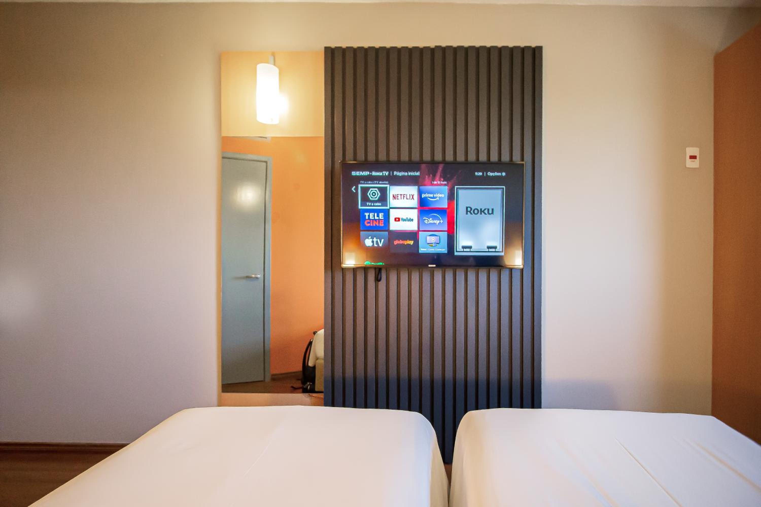 Standard Twin Room - Photo 4