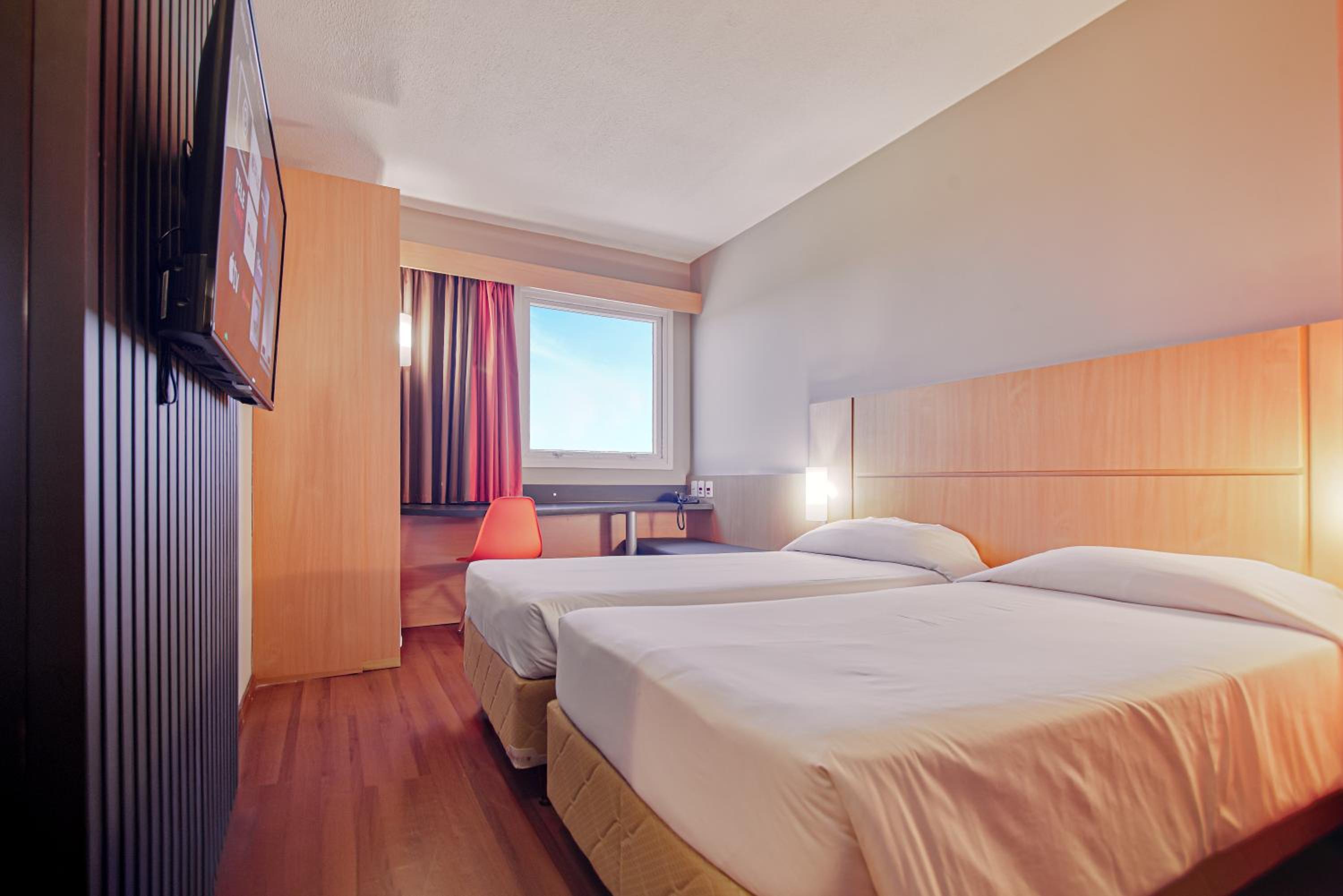 Standard Twin Room - Photo 2