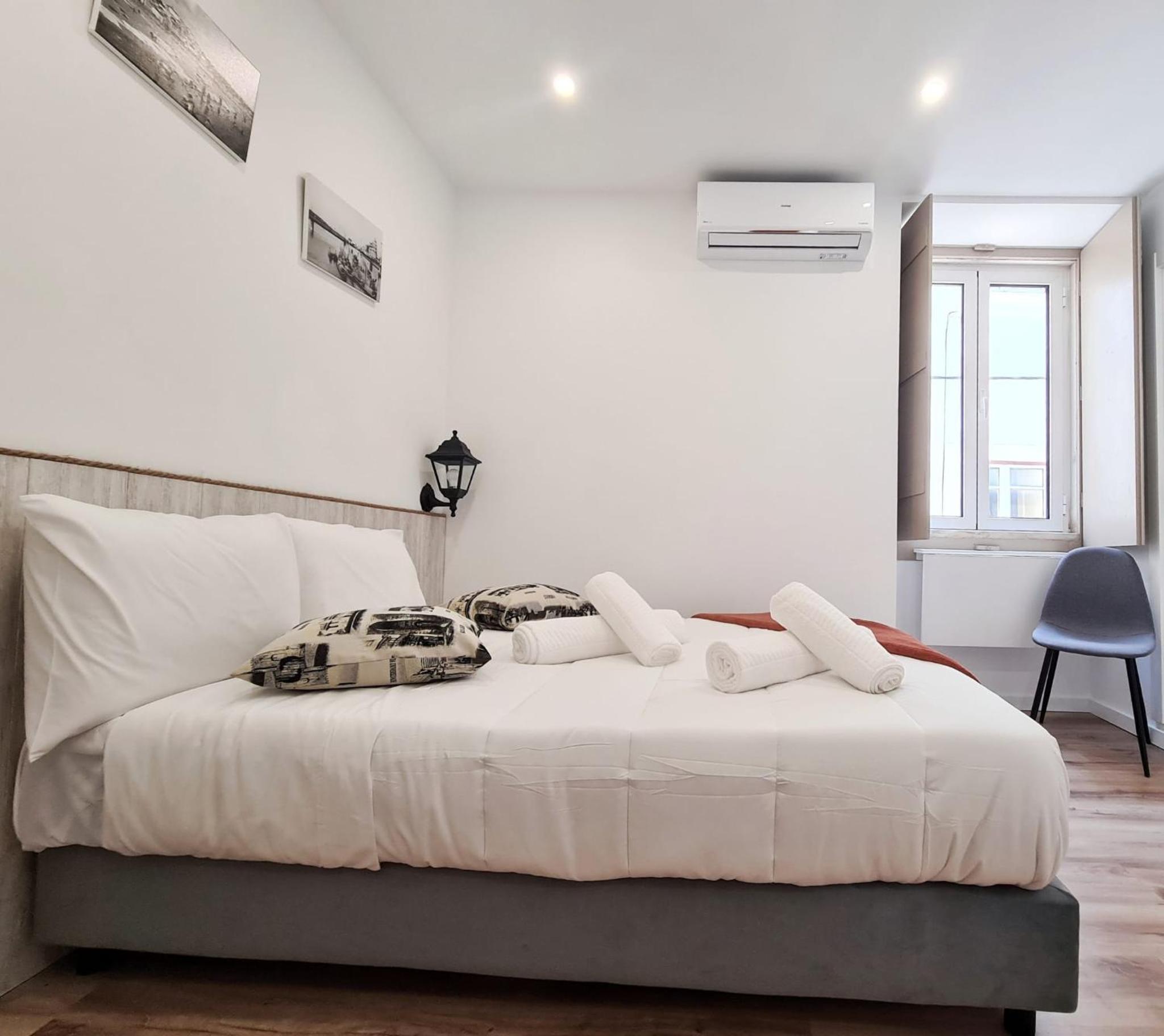 Deluxe Room - Photo 6