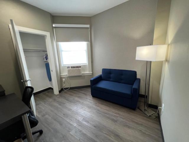 Deluxe Double Suite with Two Double Beds - Non-Smoking - Photo 1