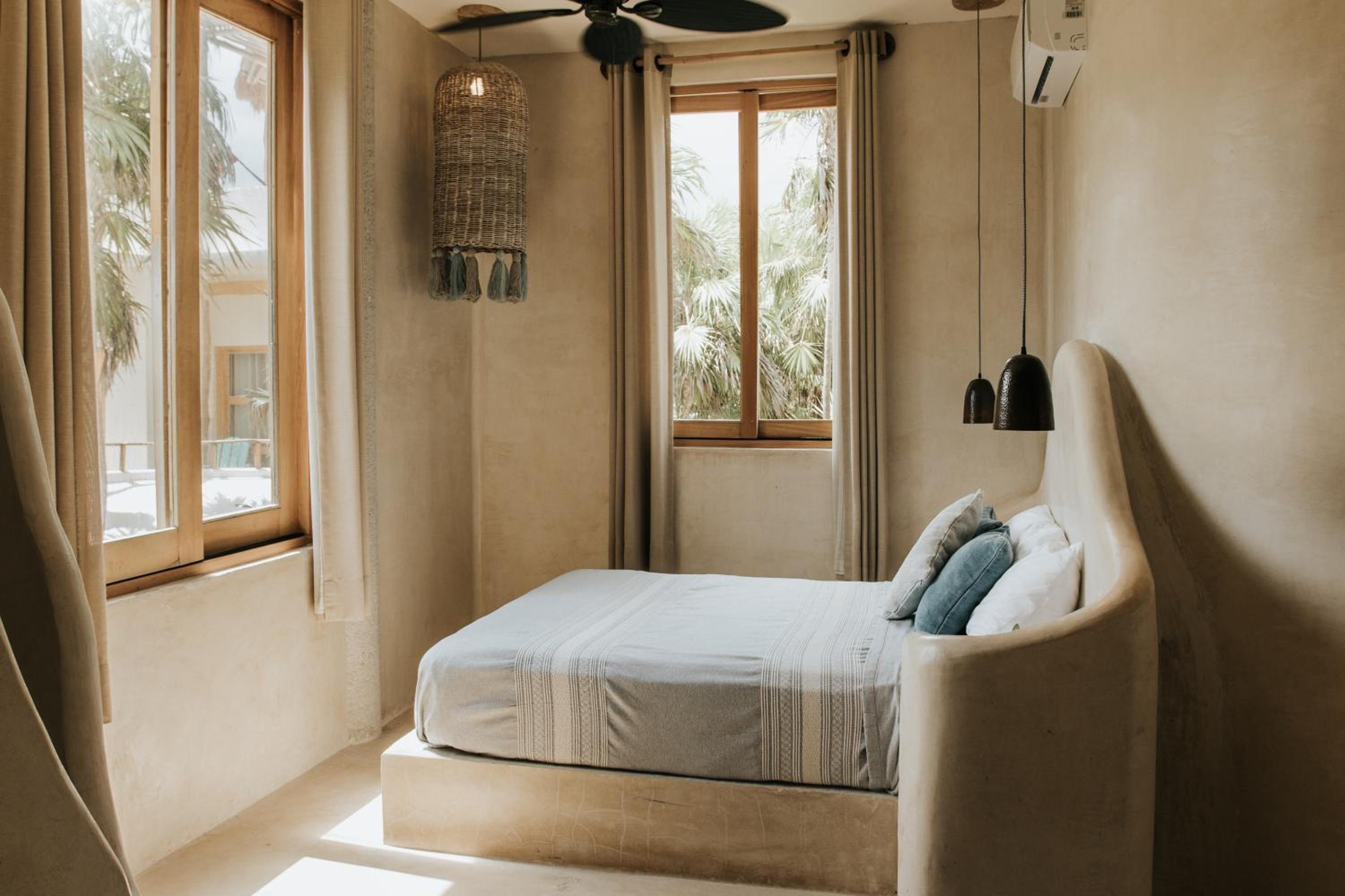 Three-Bedroom Villa - Photo 18