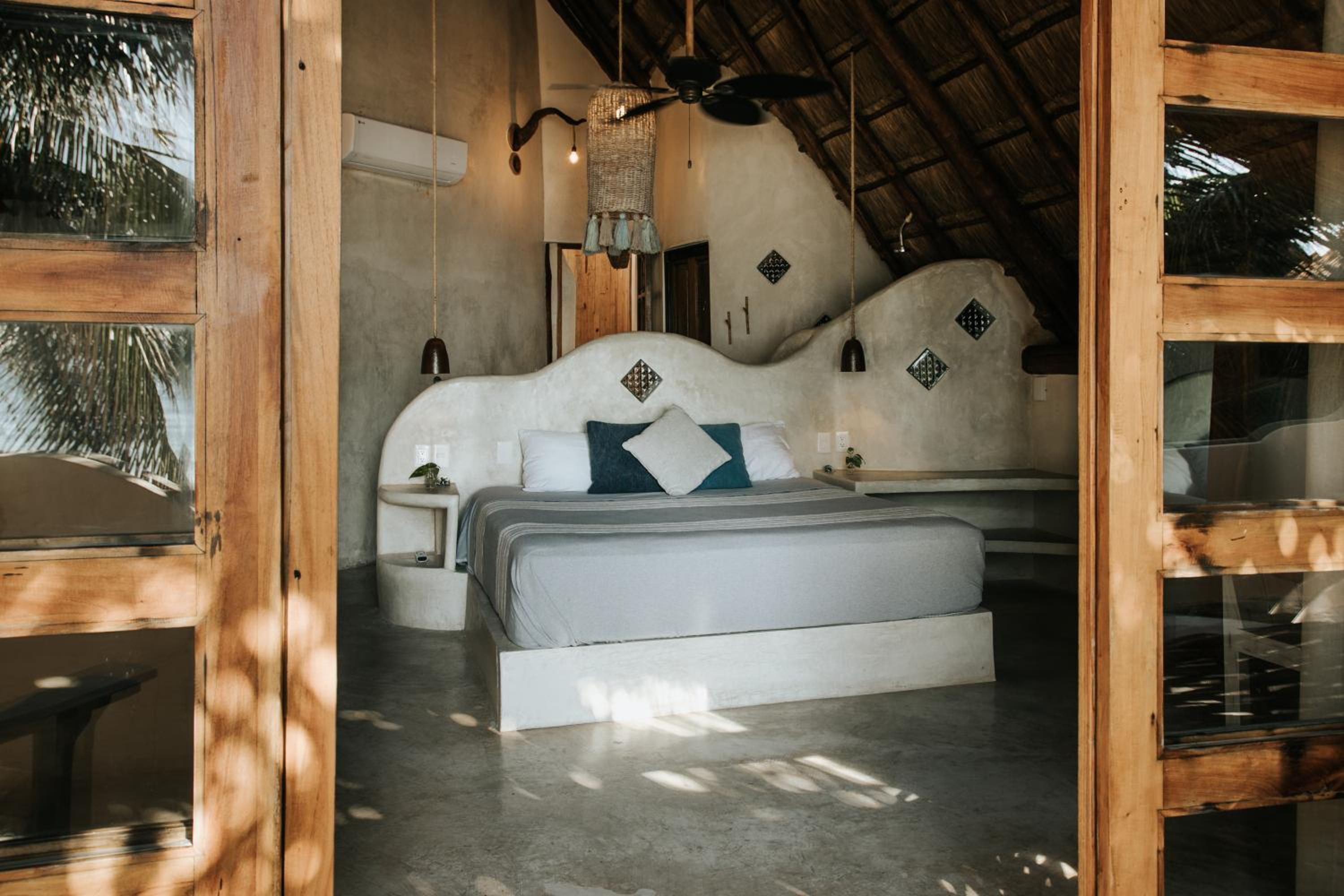 Three-Bedroom Villa - Photo 17