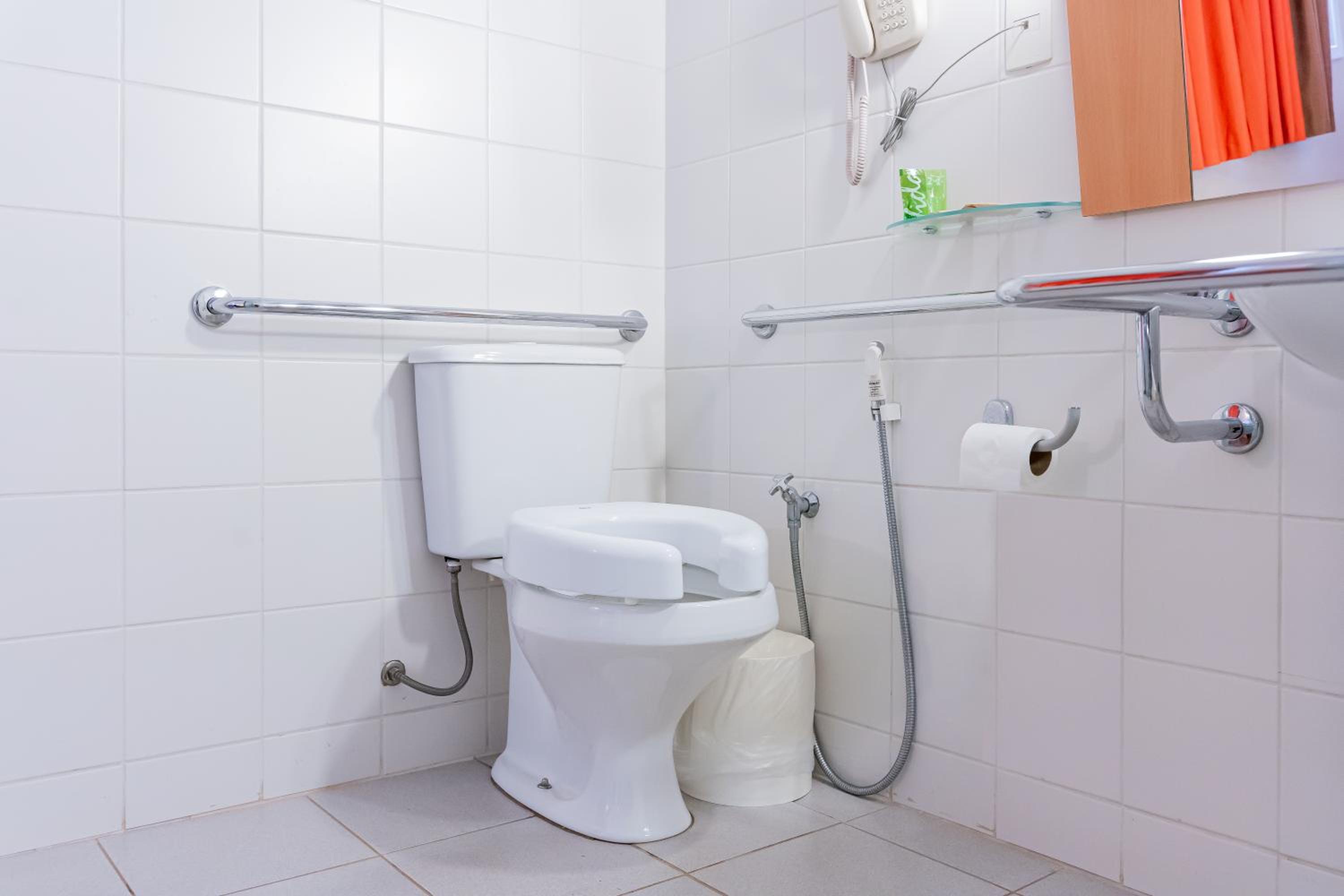 Standard Double Room - Wheelchair Accessible - Photo 12