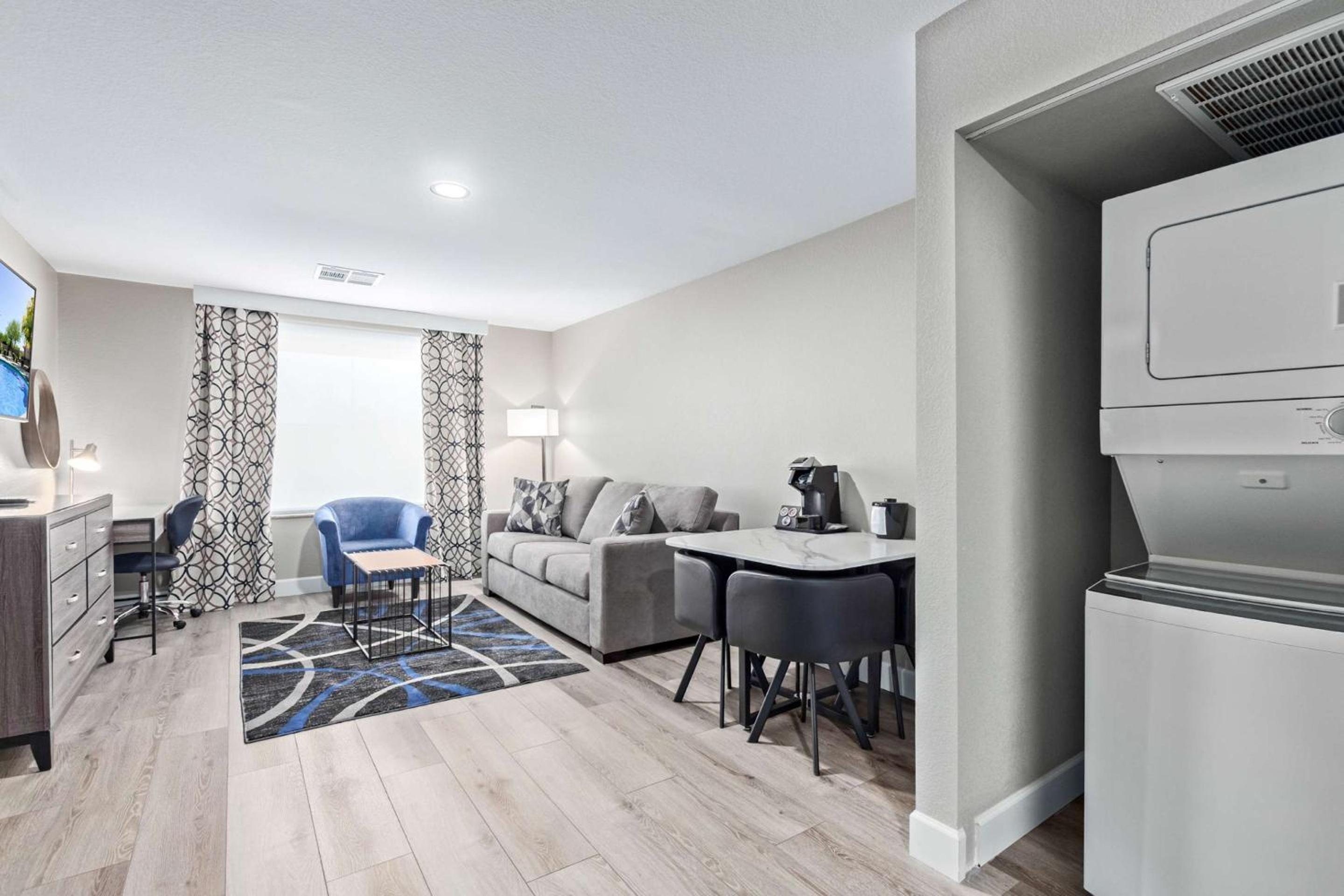 King Suite with Sofa Bed and View - Photo 6