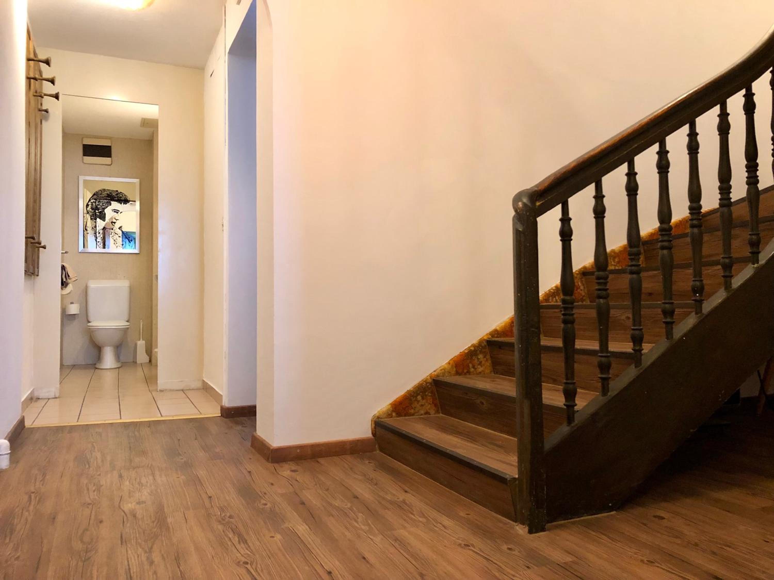 Apartment - Split Level - Photo 3