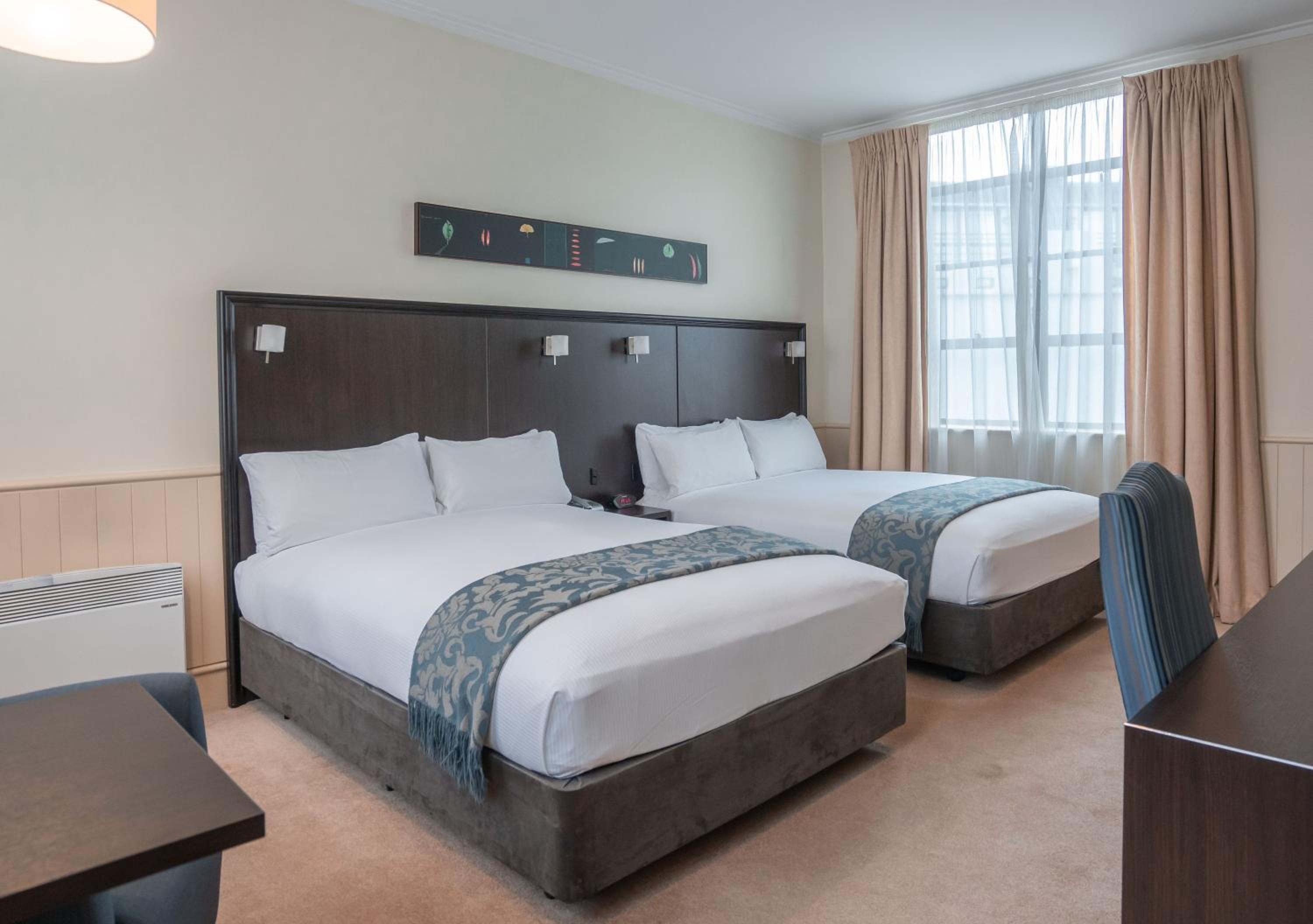 Standard Twin Room - Photo 4