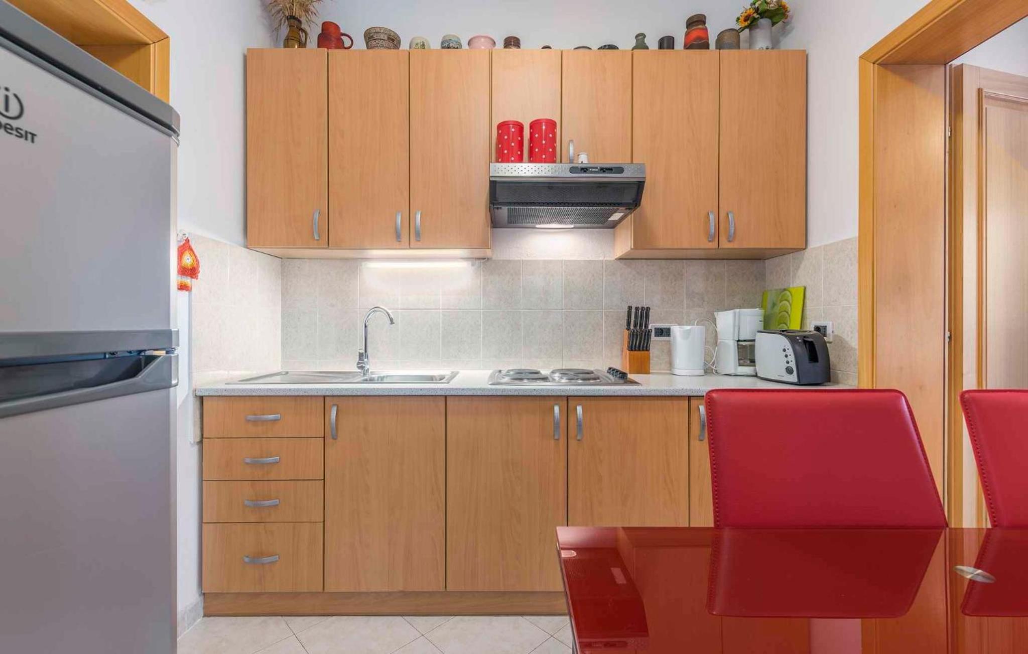 Apartment 2 photo 3