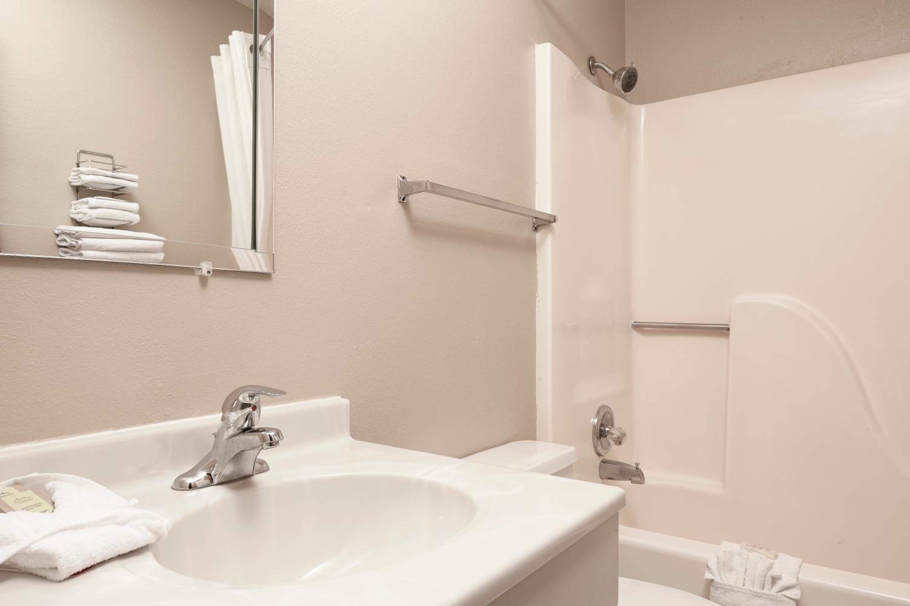 King Studio Suite - Non-Smoking - Photo 5