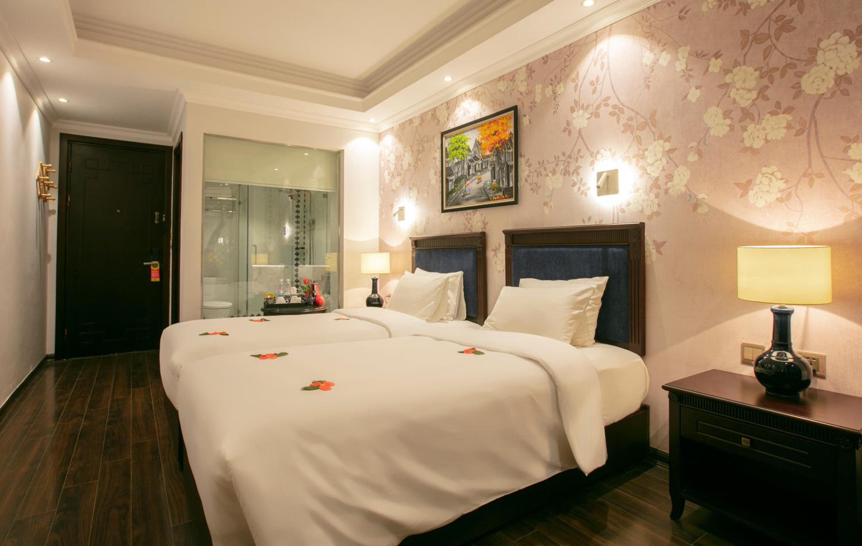 Junior Suite Twin Room with Balcony