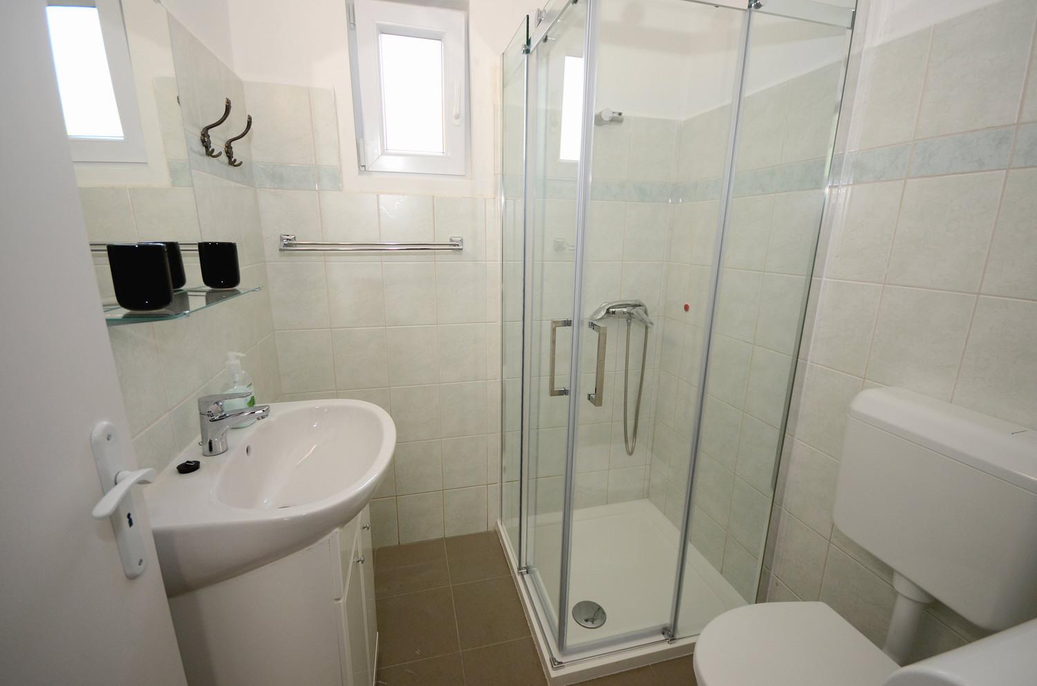 Three-Bedroom Apartment - Photo 22