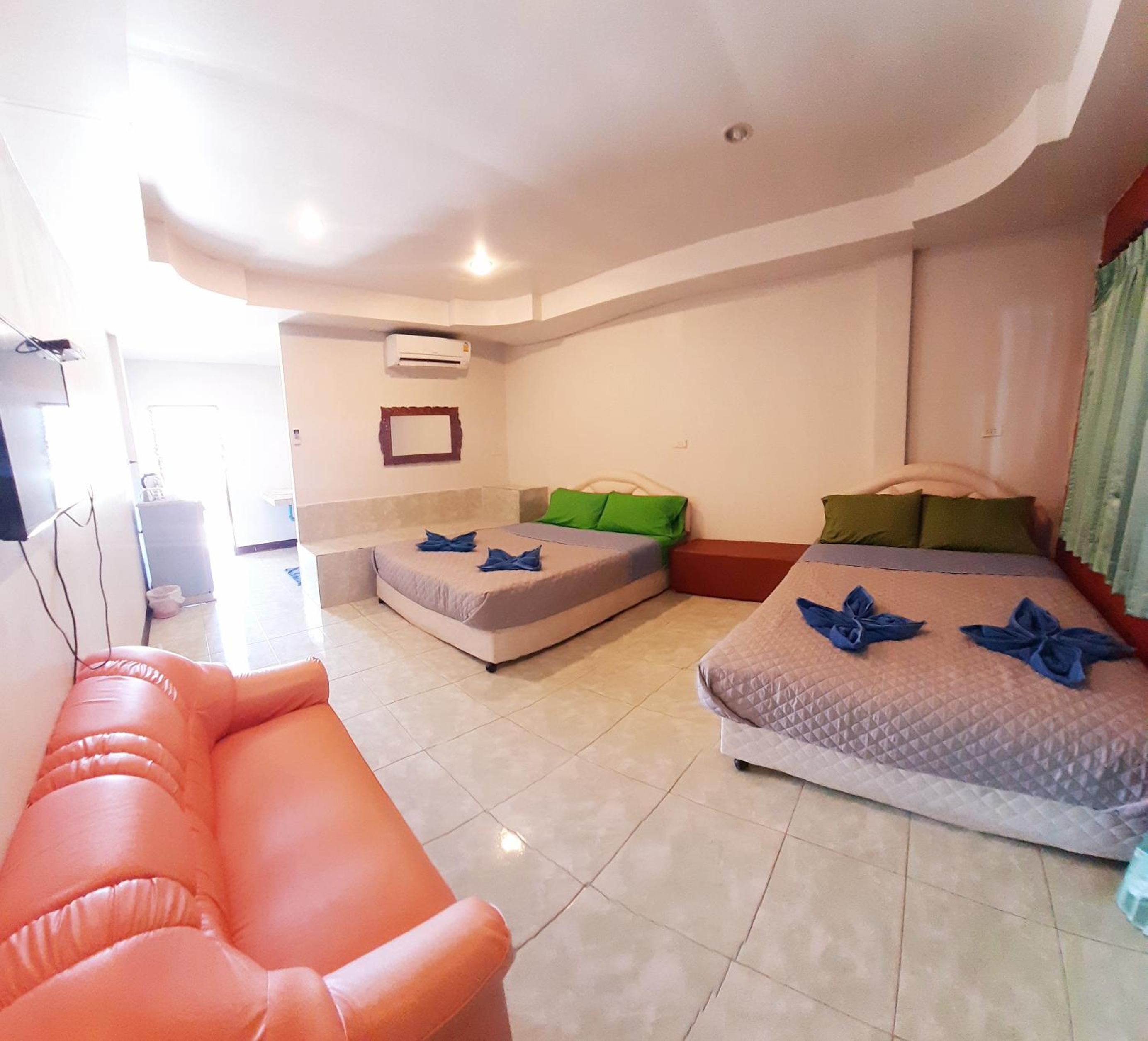 Quadruple Room - Photo 1
