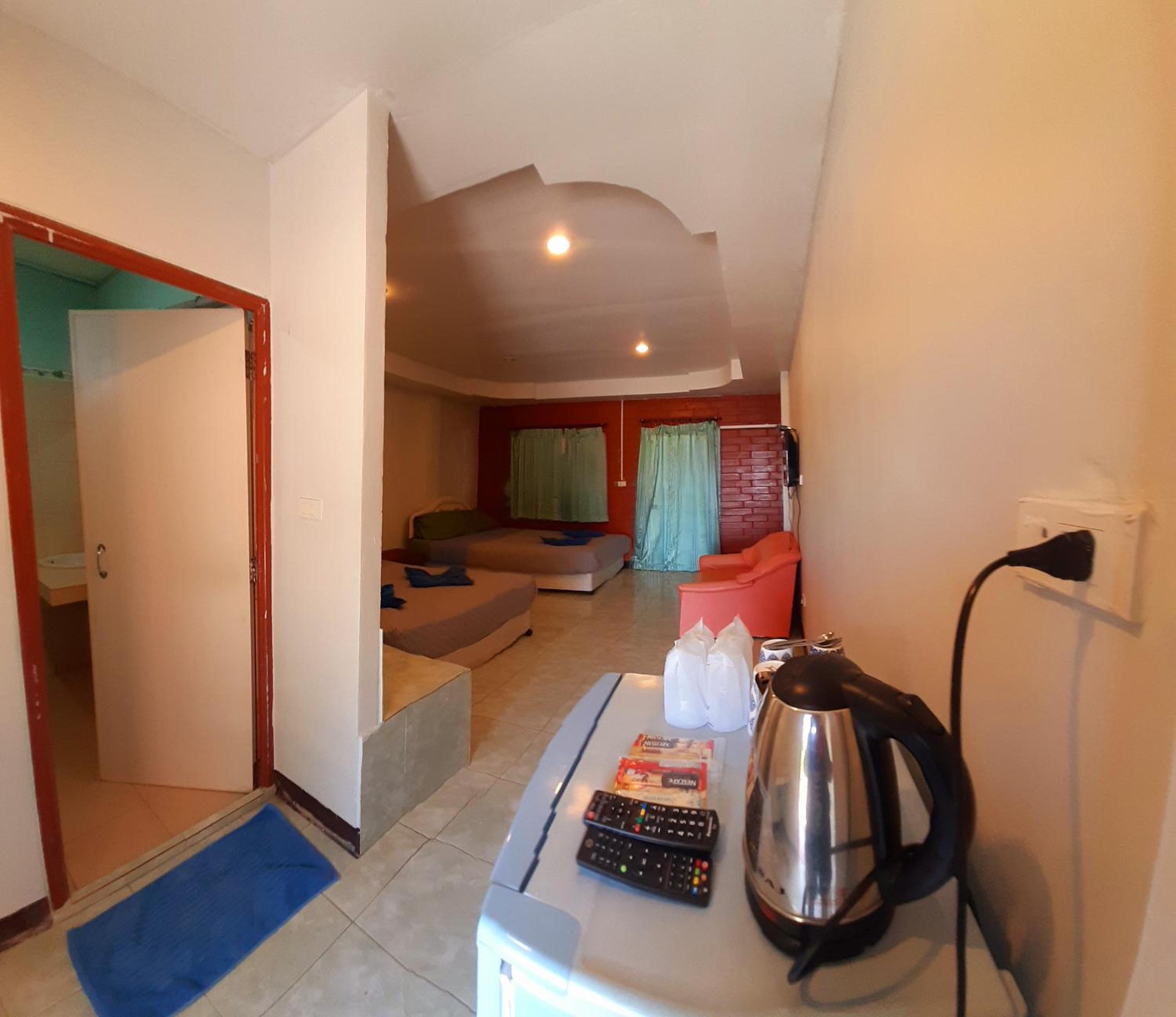 Quadruple Room - Photo 3