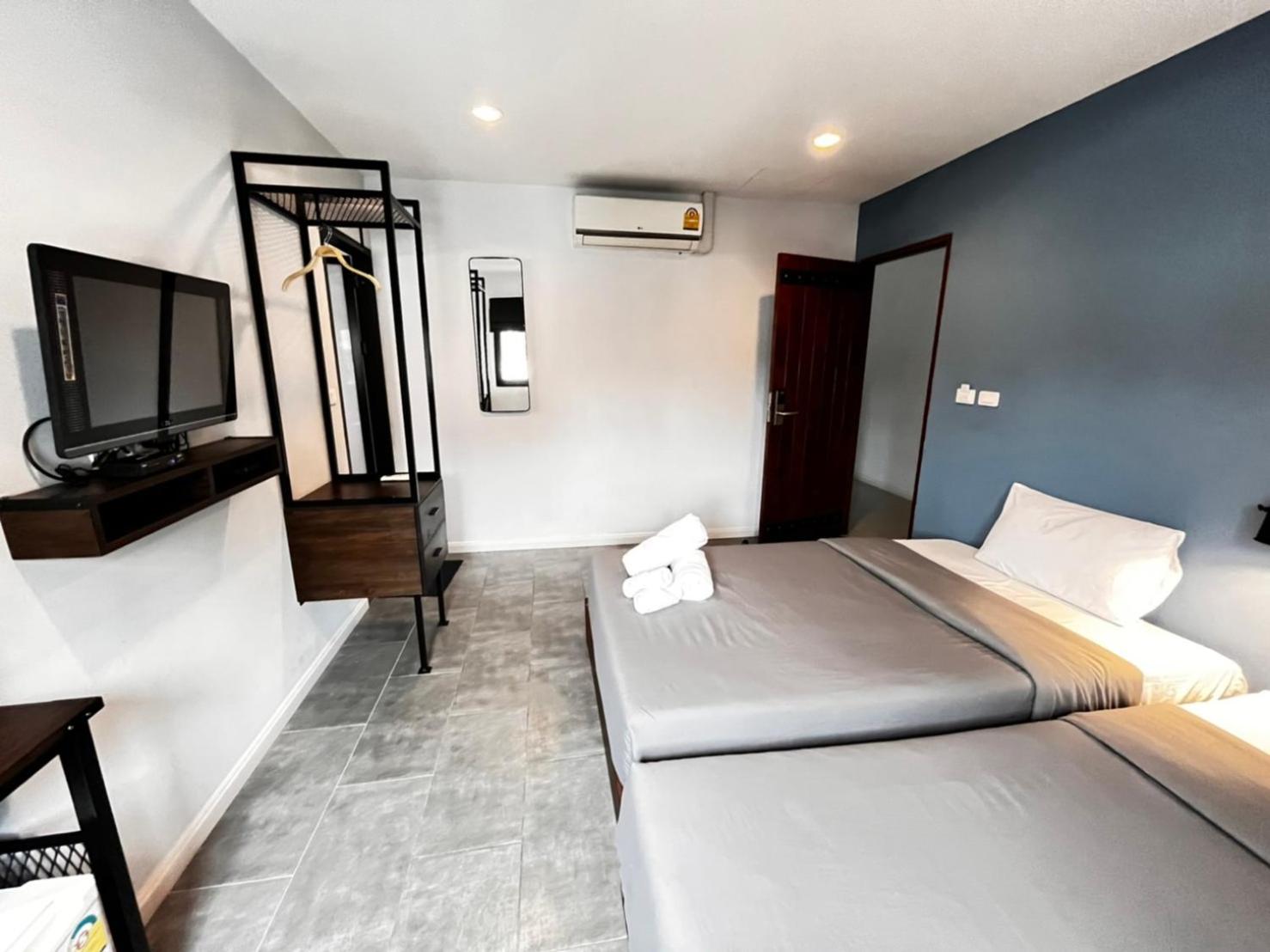 Deluxe Twin Room - Photo 8