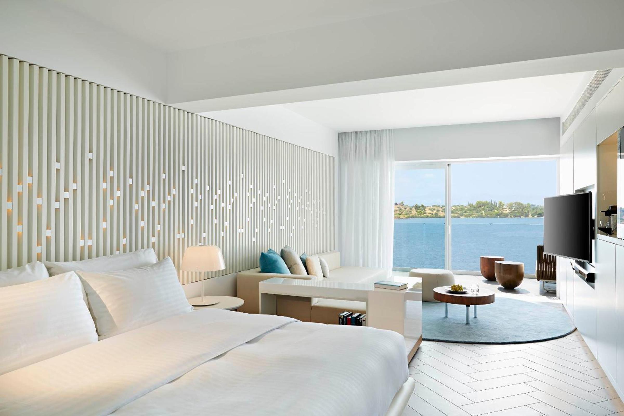 Ultra Roof Top Suite with Jetted Tub and Sea View