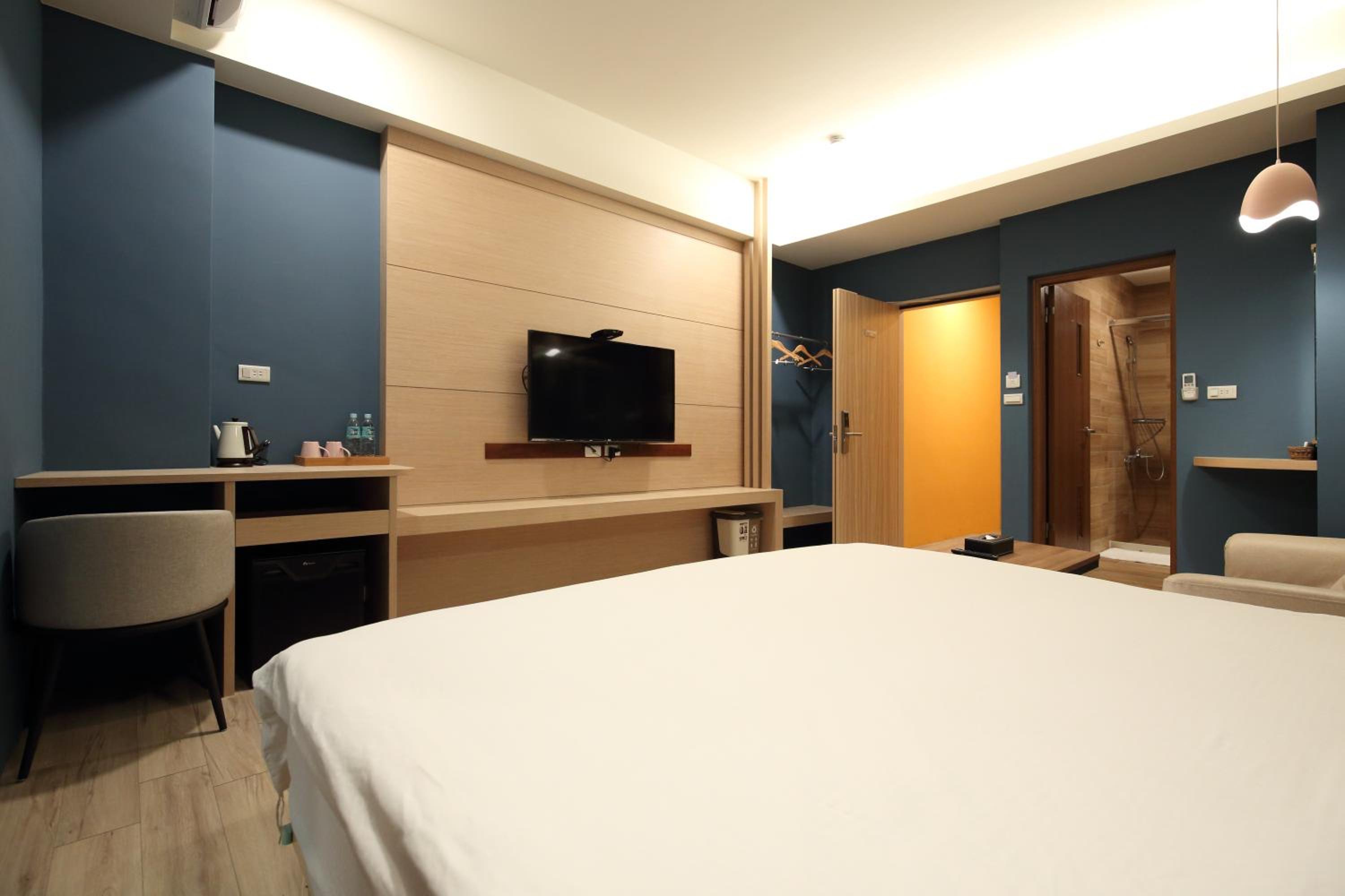 Queen Room with Balcony photo 3