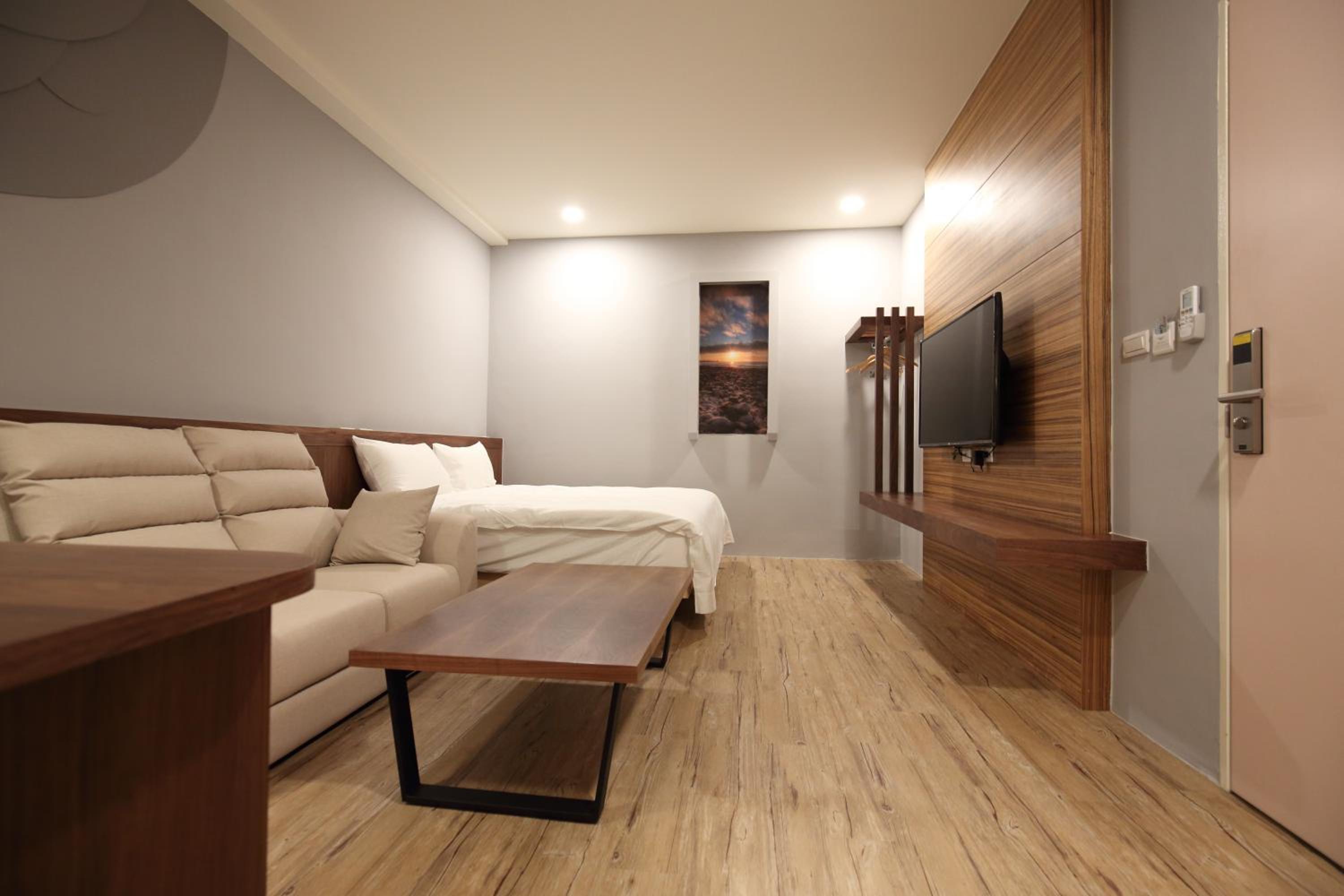 Queen Room photo 3