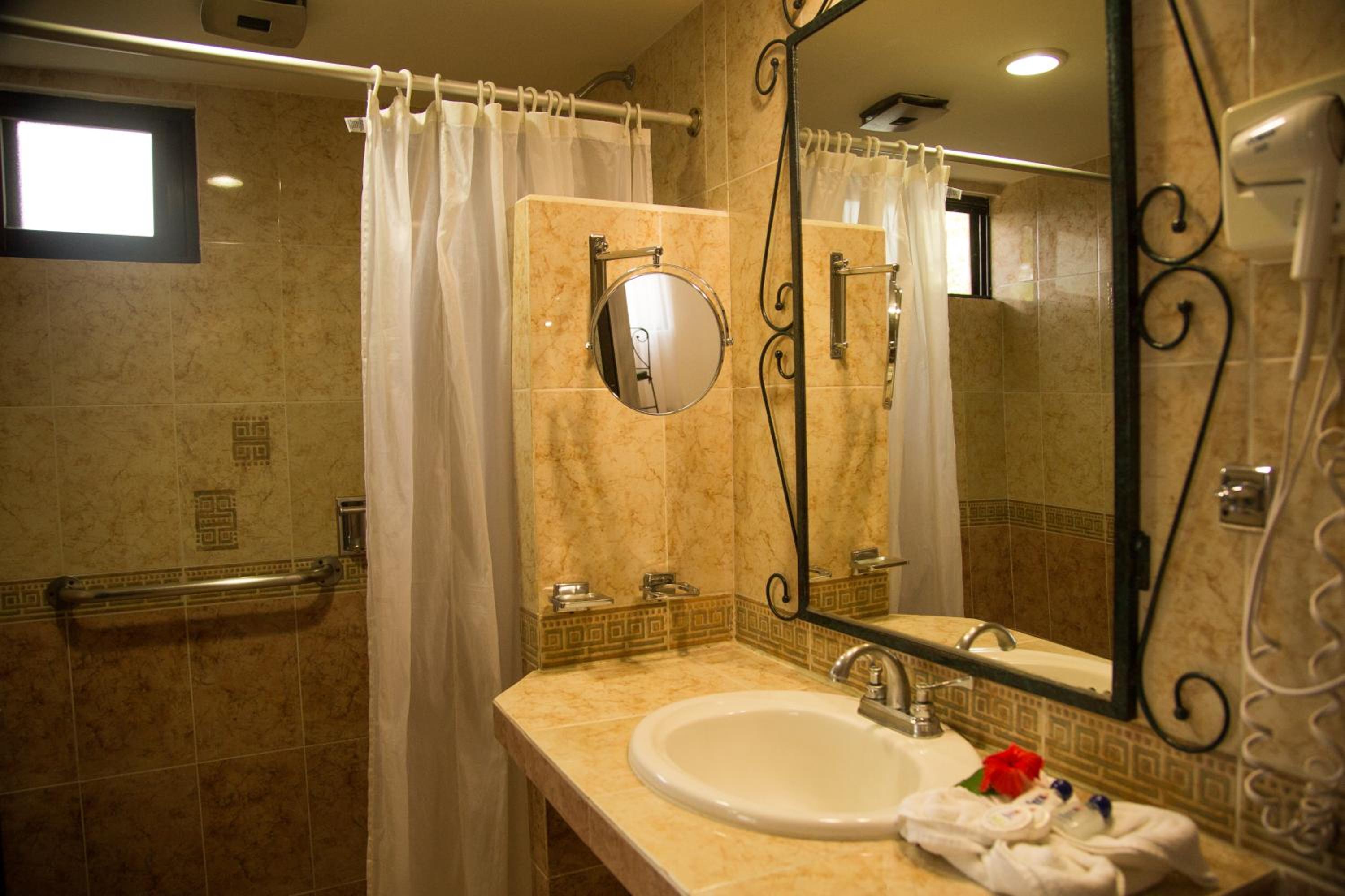 Queen Room photo 3