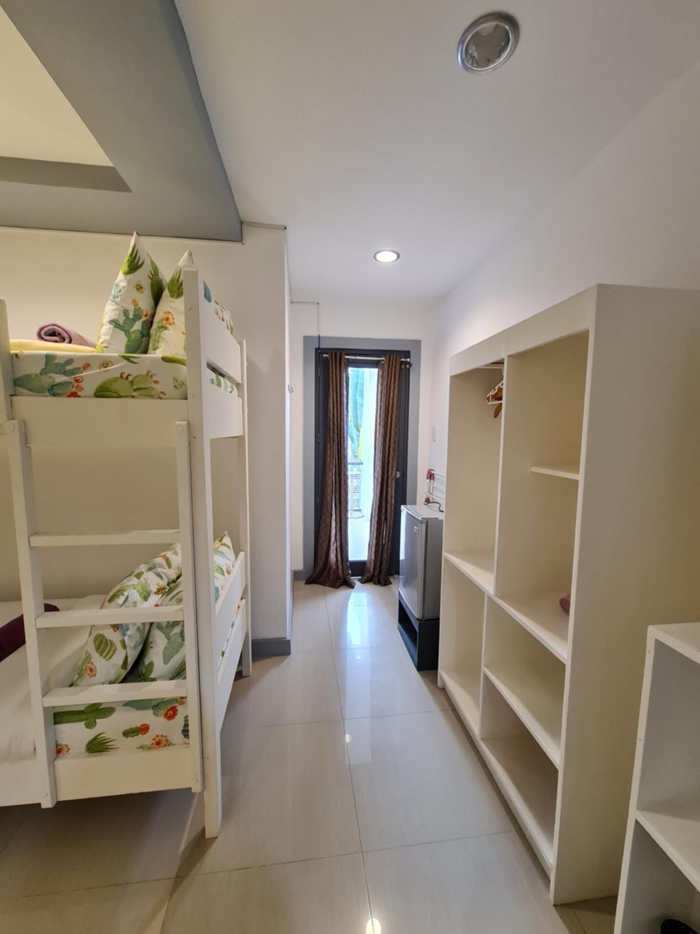 Standard Family Room - Photo 6