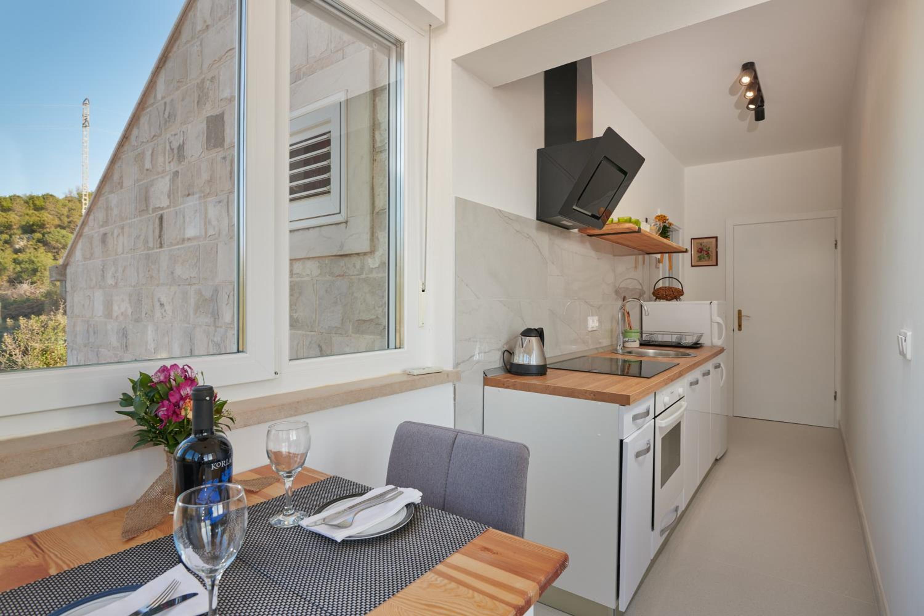 Studio Apartment With Loggia And Sea View