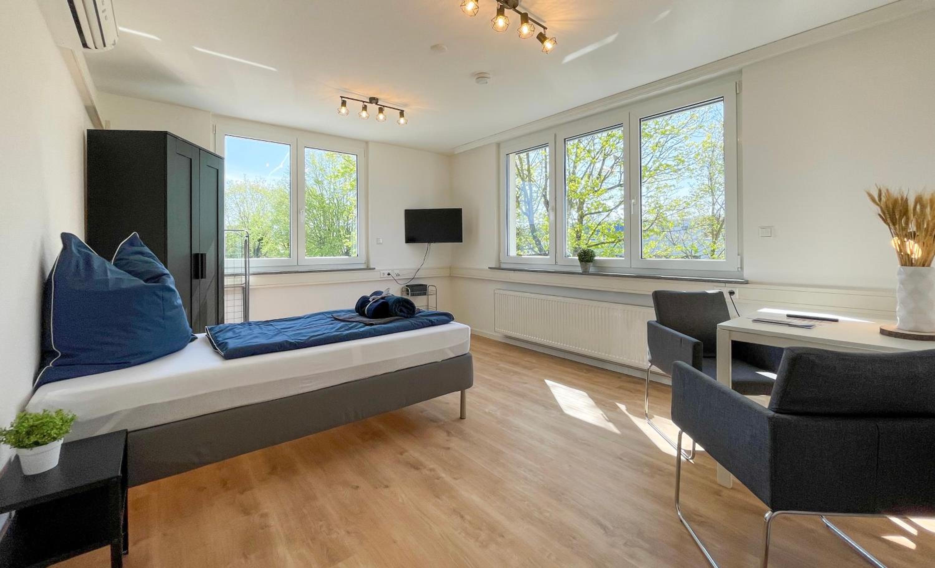 Single Room with Shared Shower and Toilet photo 1