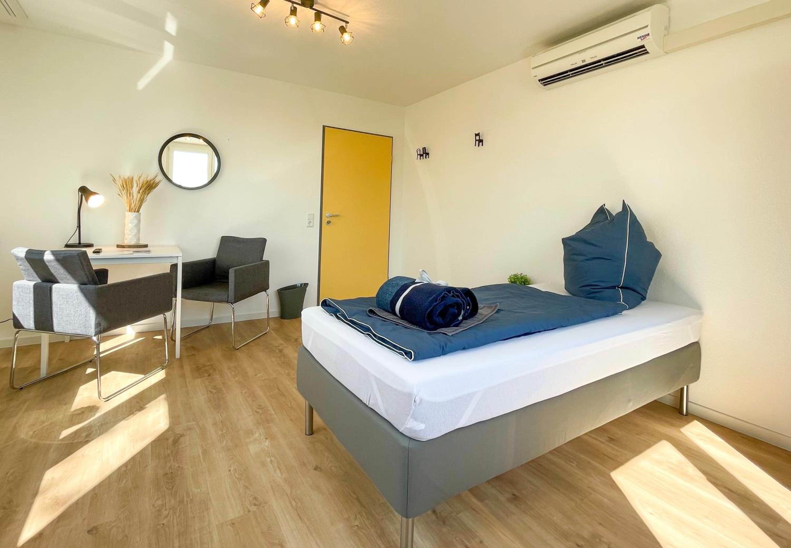 Single Room with Shared Shower and Toilet photo 2