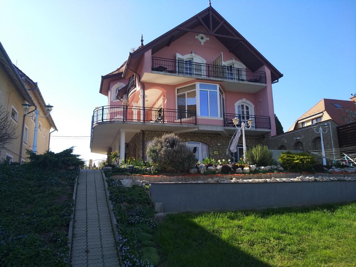 Deluxe Apartment with Balcony and View