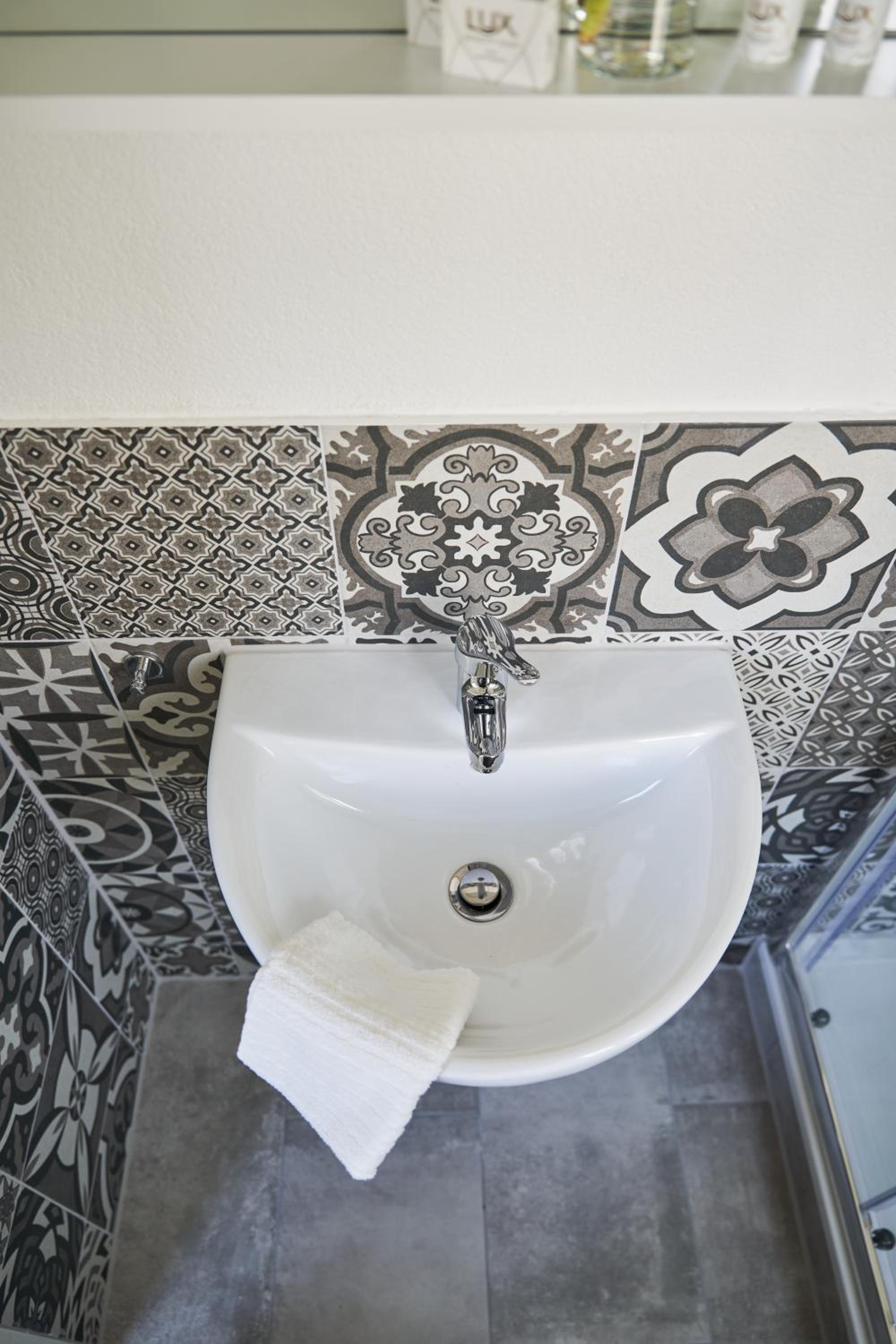 Single Room with Private Bathroom photo 3