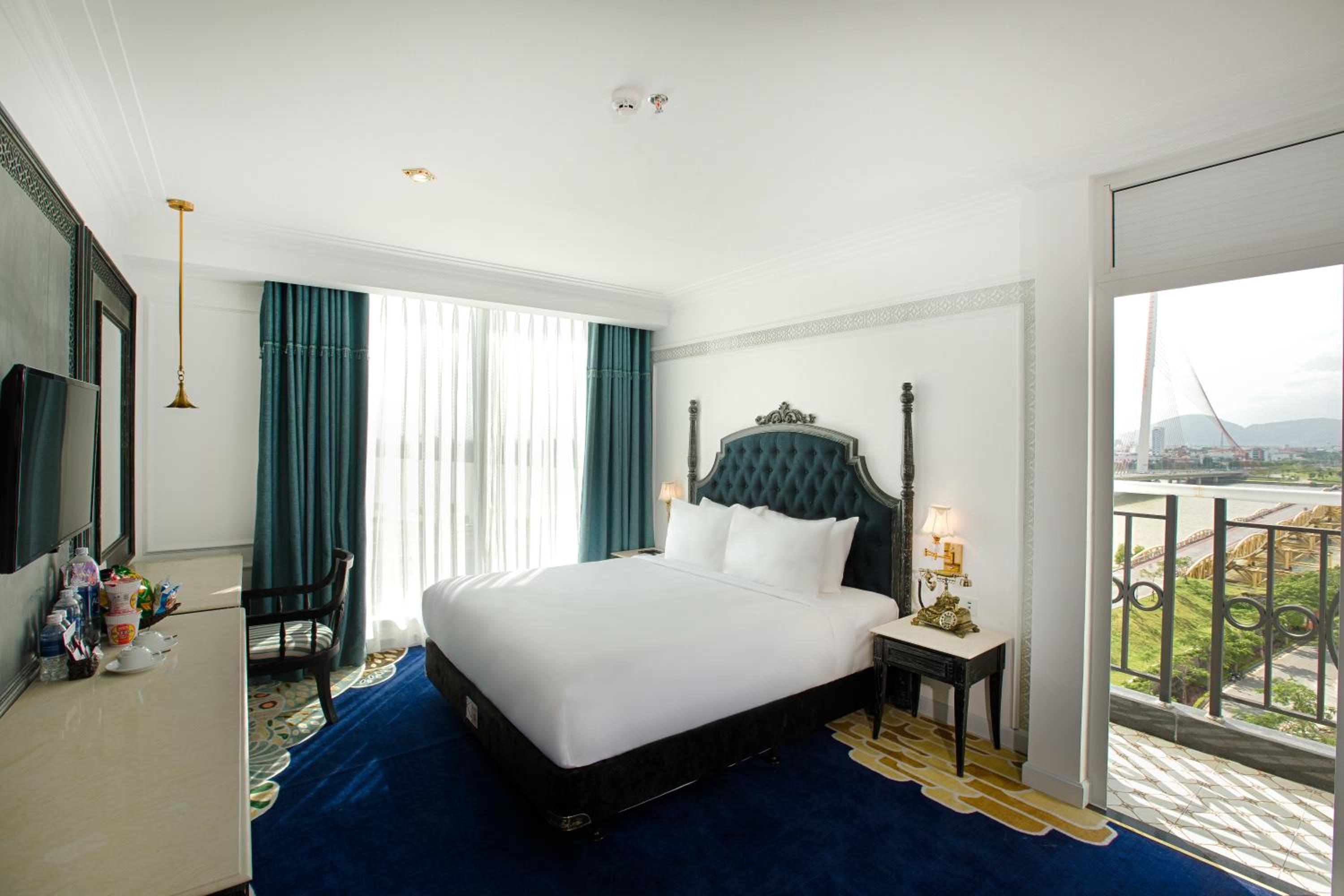 Fivitel Suite with River view photo 2