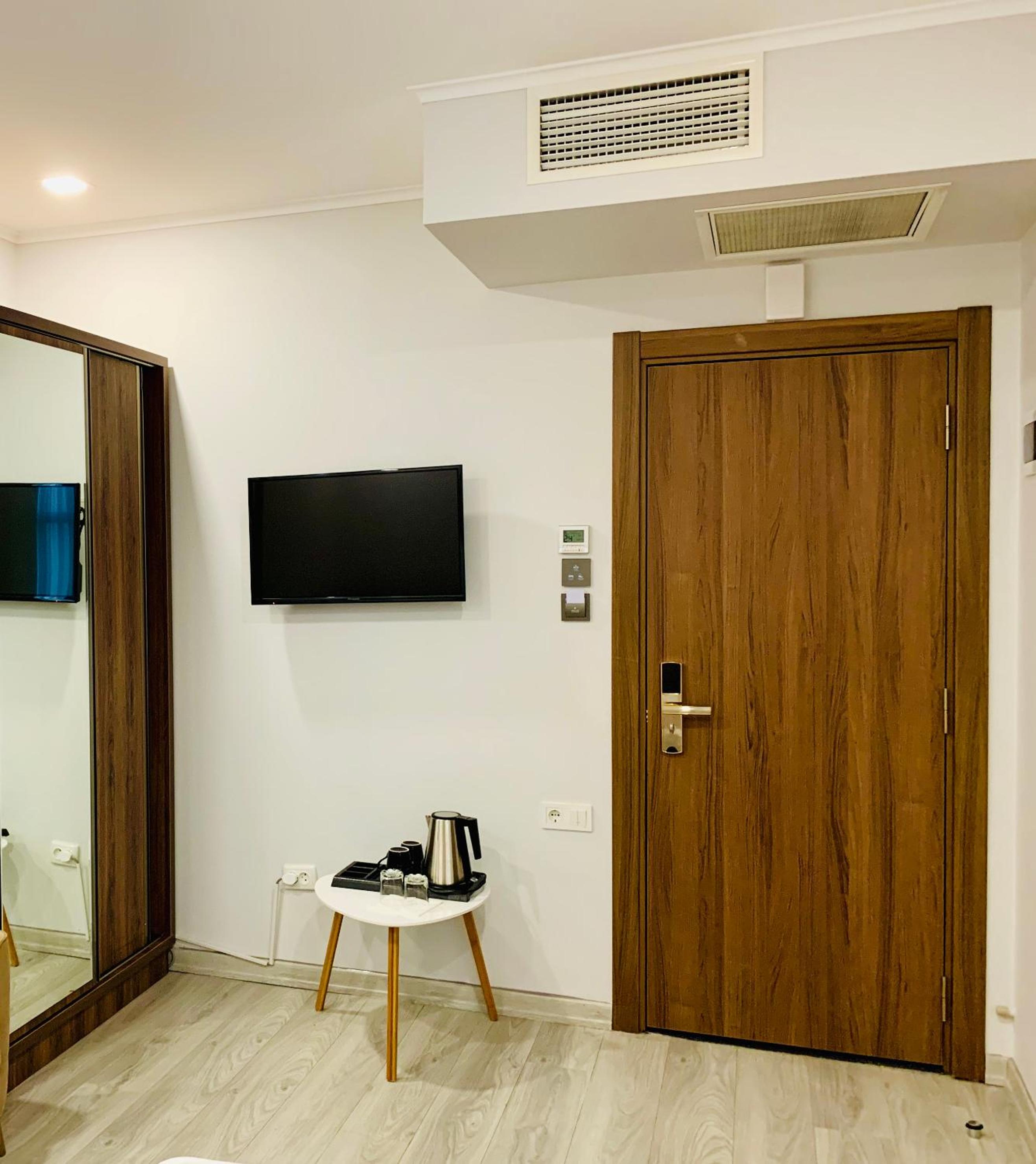 Standard Double Room - Photo 4