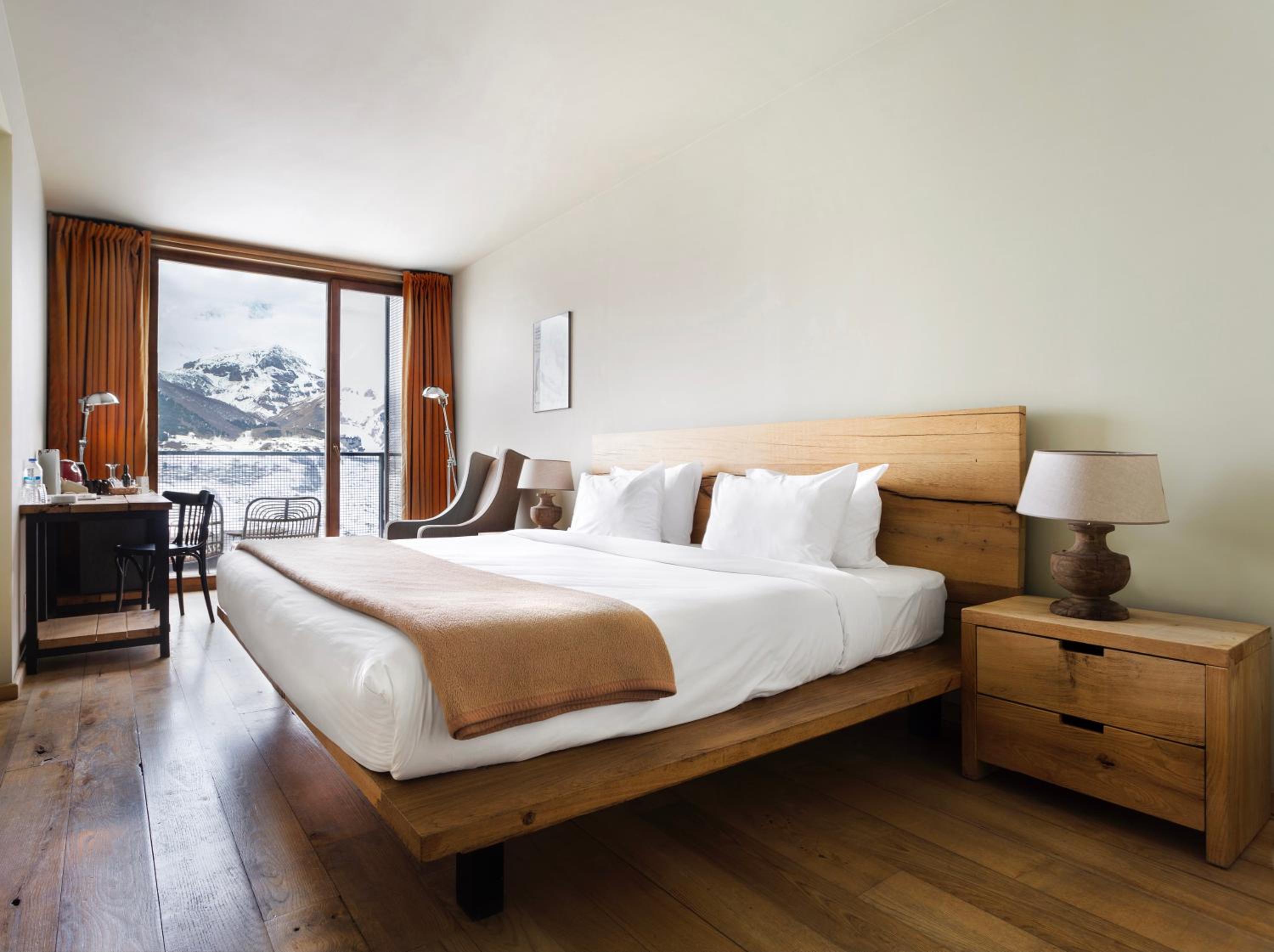 Double Room with Mountain View - Photo 3