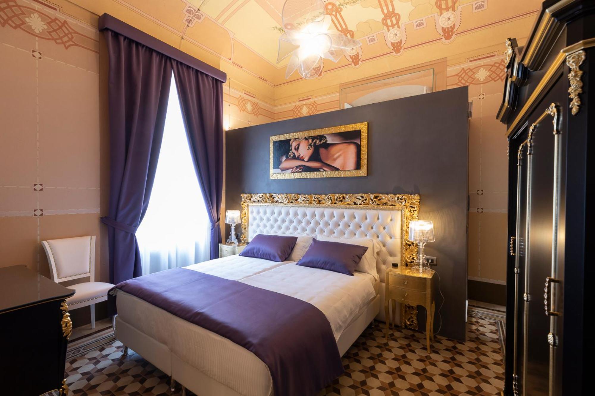 Double or Twin Room - Photo 5