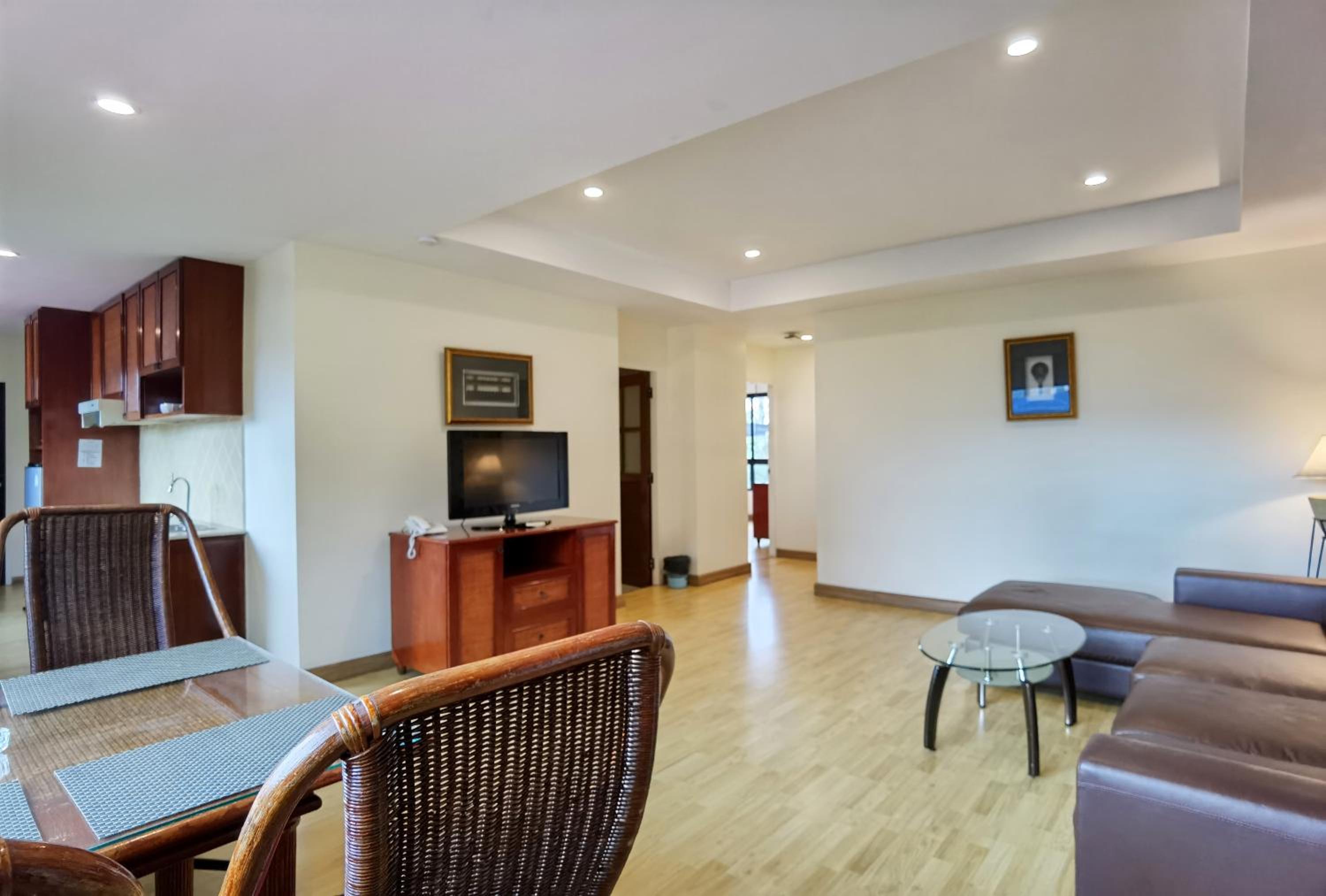 Two-Bedroom Suite - Photo 2