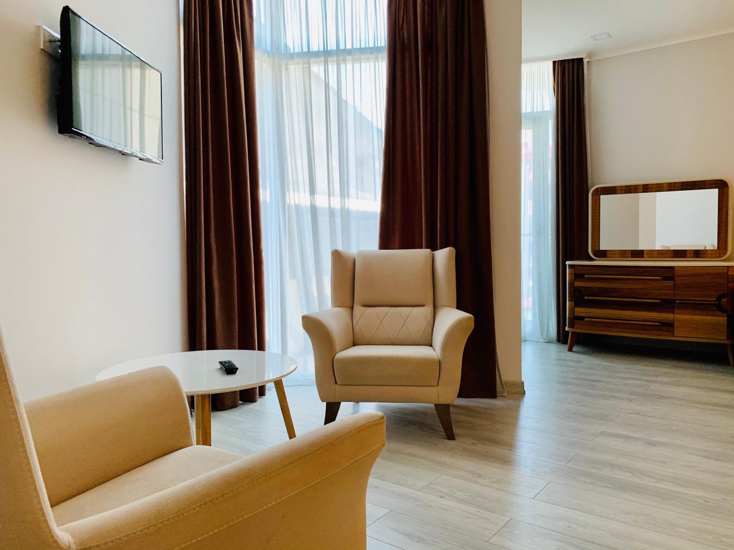 Deluxe Triple Room - Photo 4