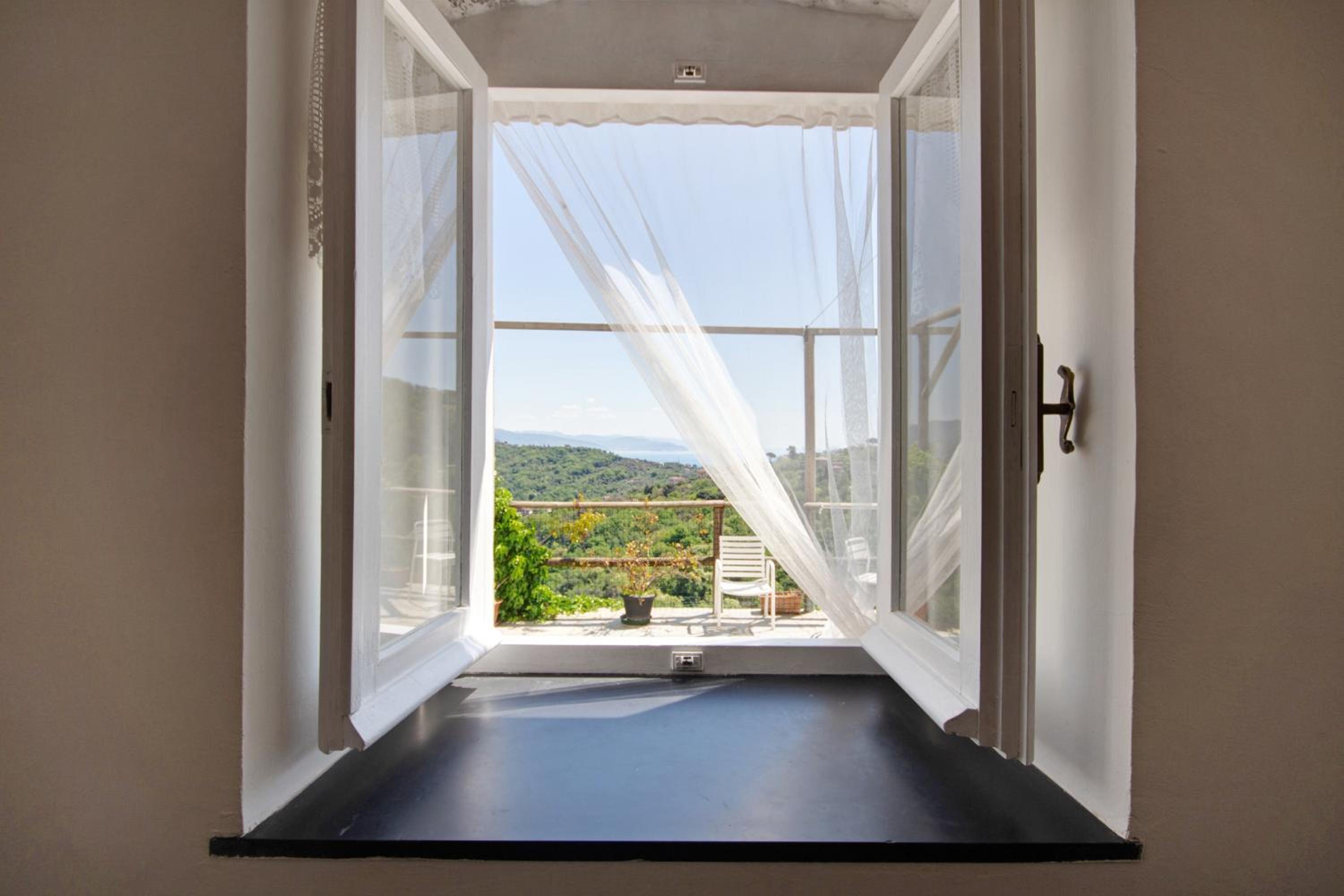 Studio Apartment with Sea View photo 2