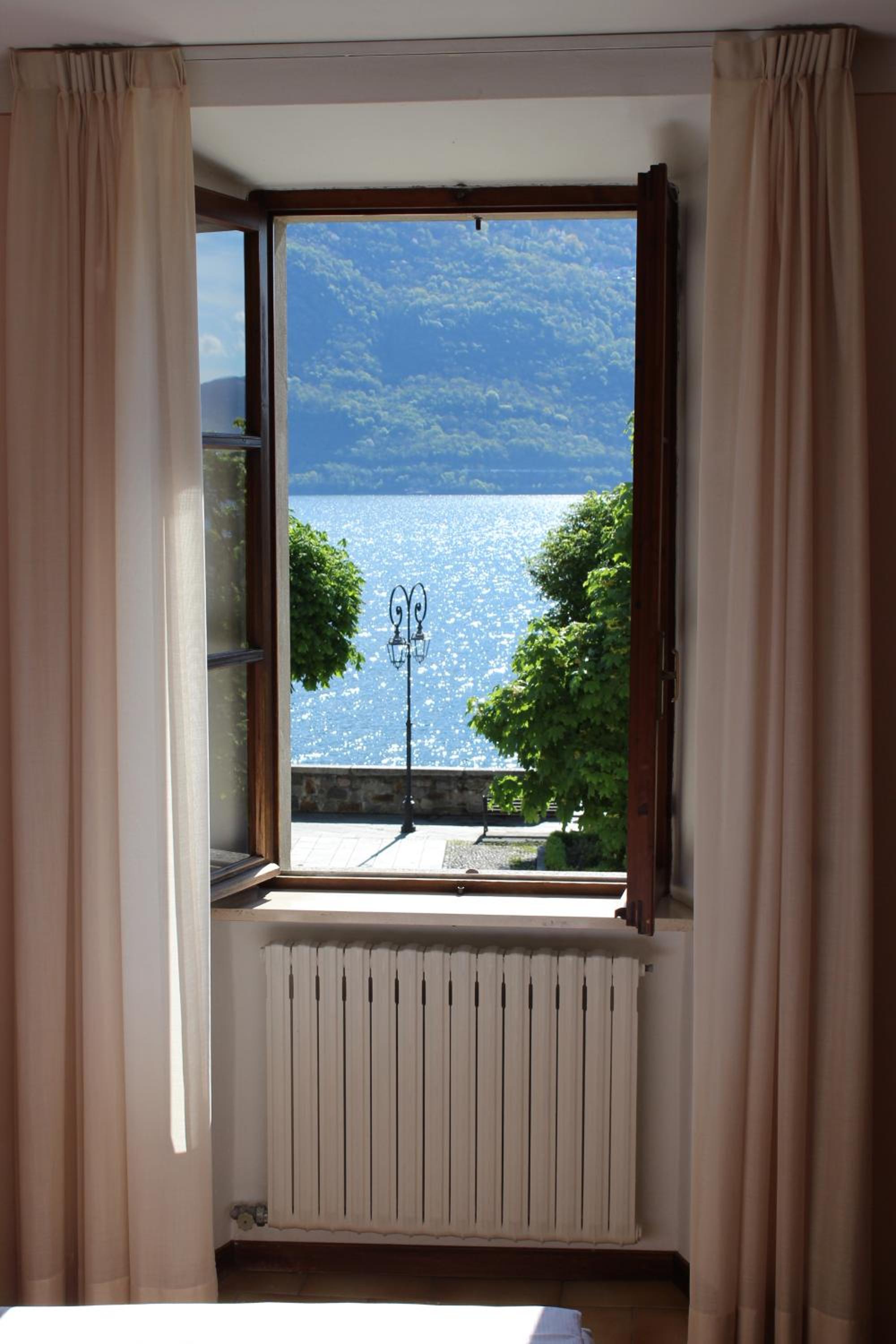 Superior Double or Twin Room with Lake View - Photo 6