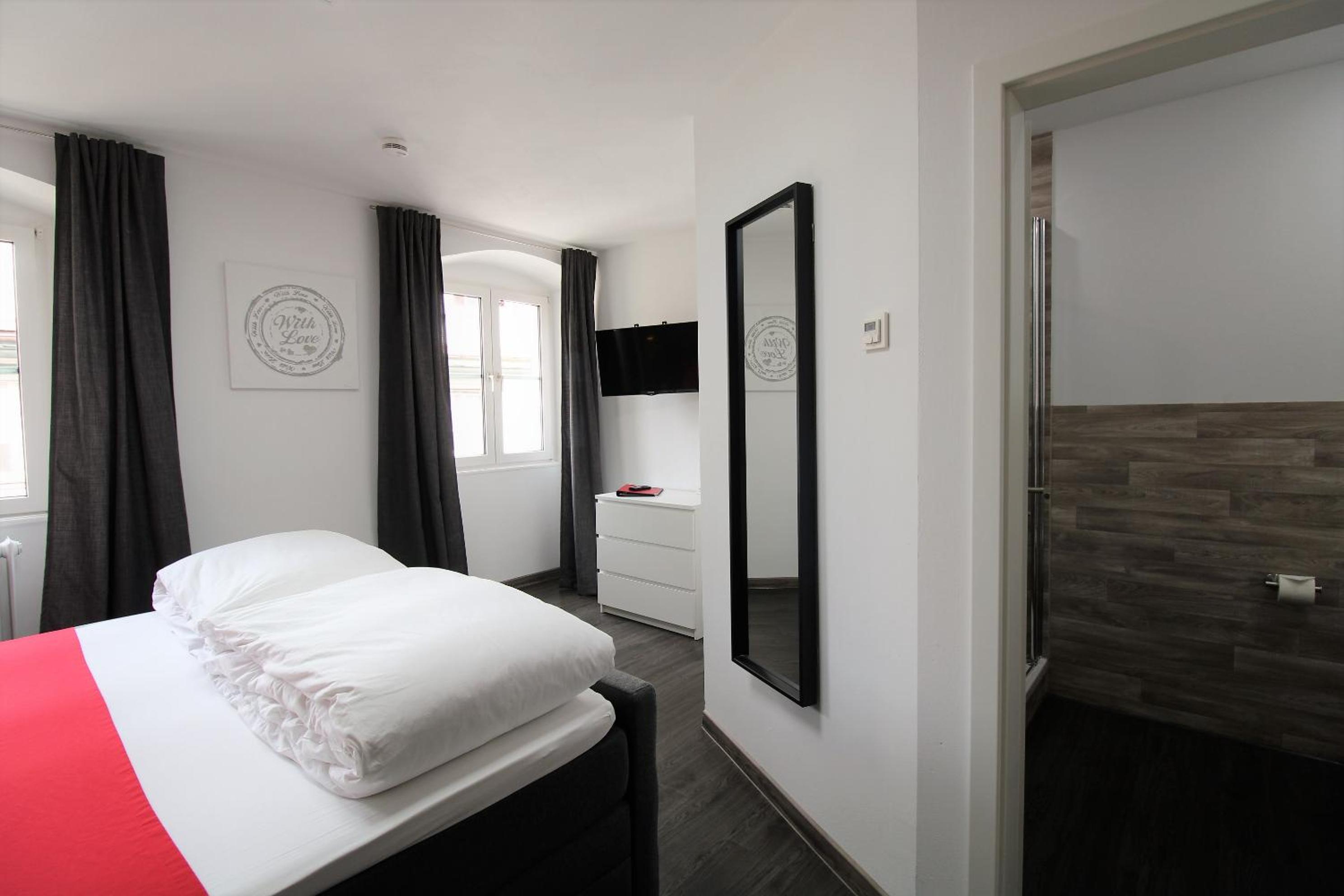 Economy Double Room - Photo 2