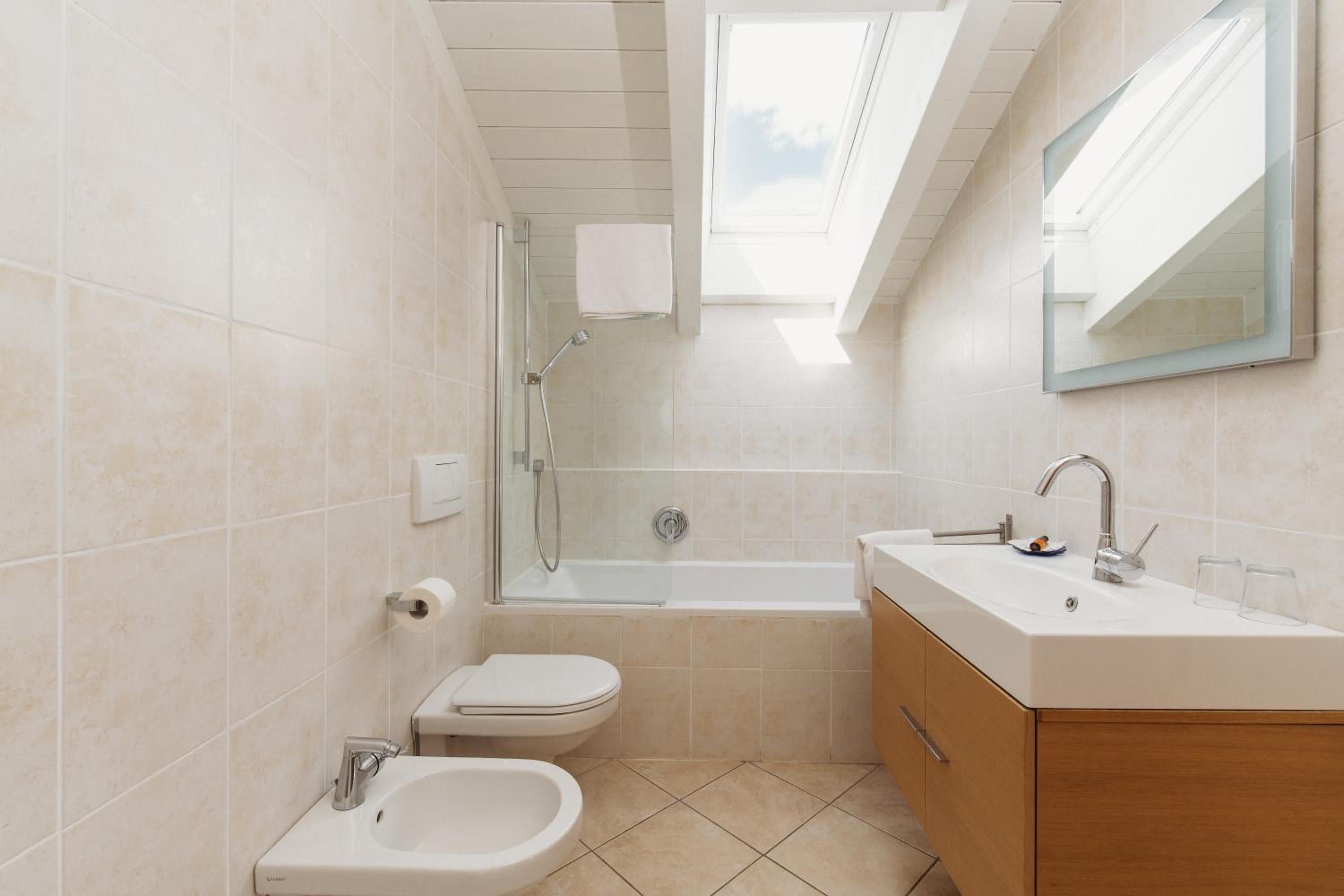 Deluxe Double Room with Bath photo 2