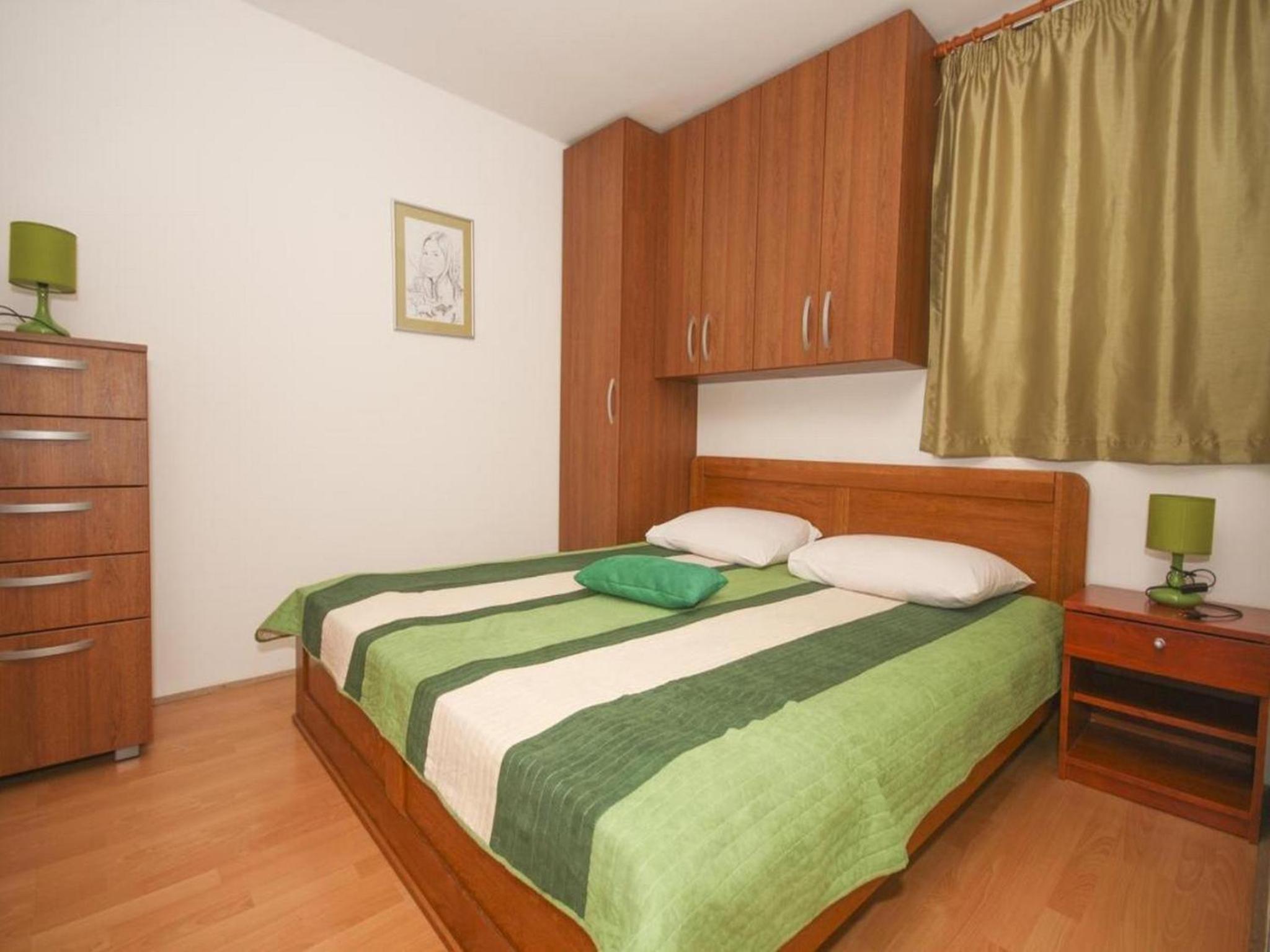 Three Bedroom Apartment With Terrace And Sea View