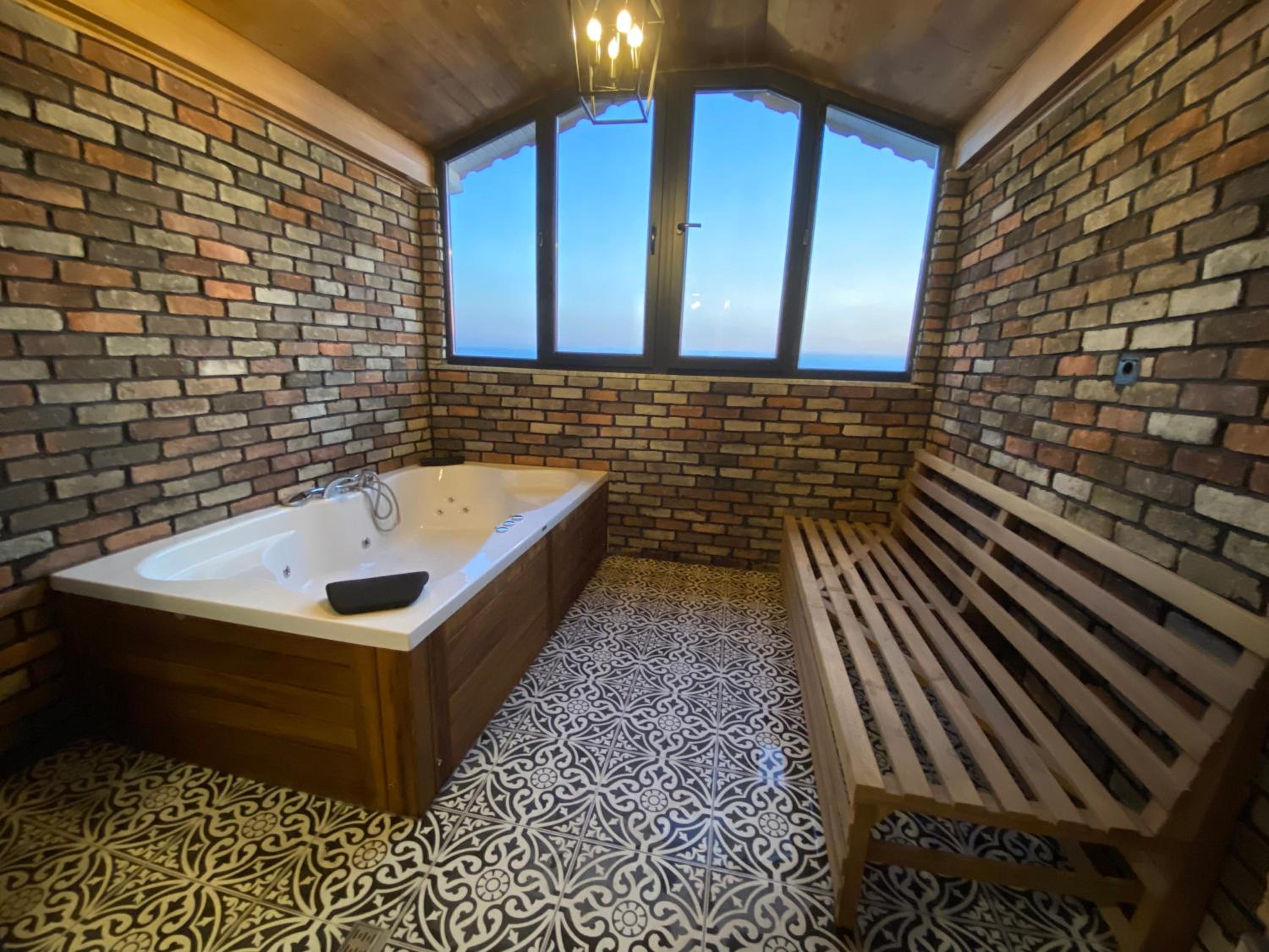 Deluxe Double Room with Bath photo 2