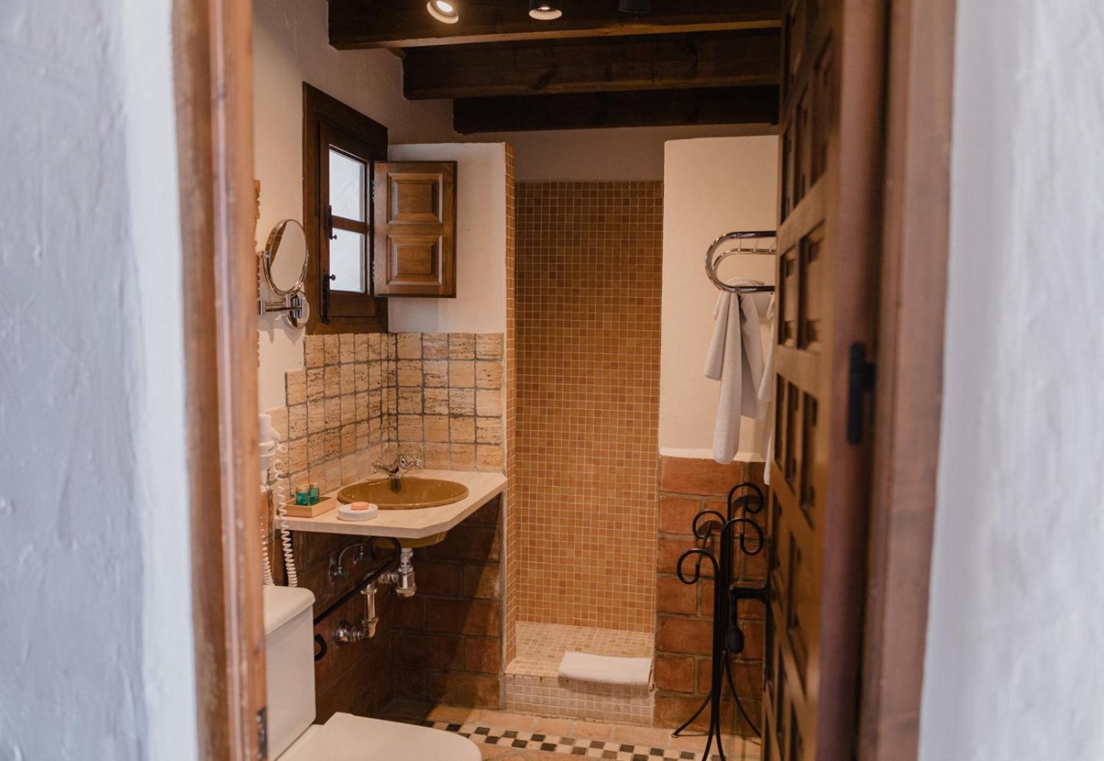 Classic Double Room with Balcony photo 2
