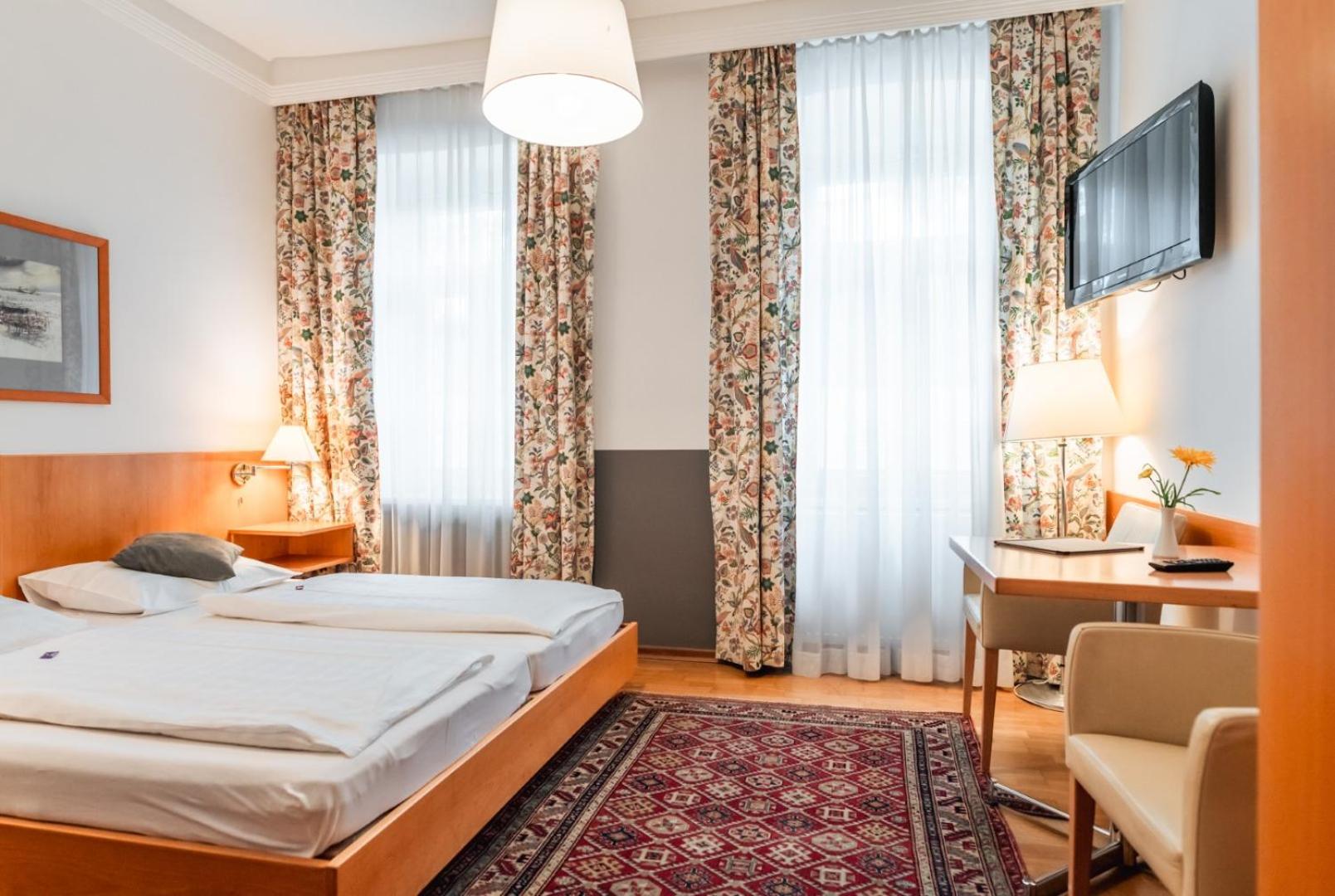 Double Room - Photo 1