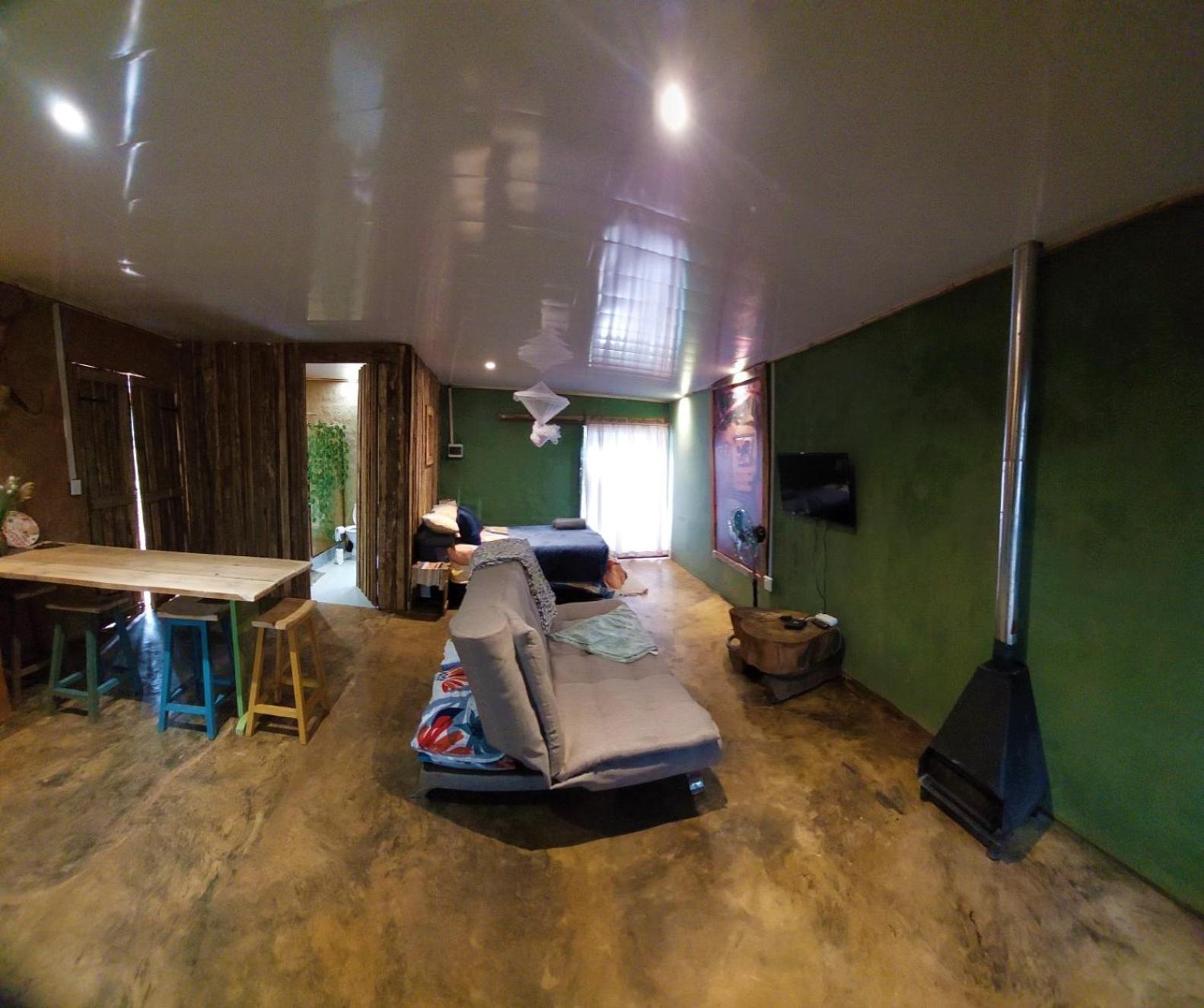 One-Bedroom Apartment - Photo 8