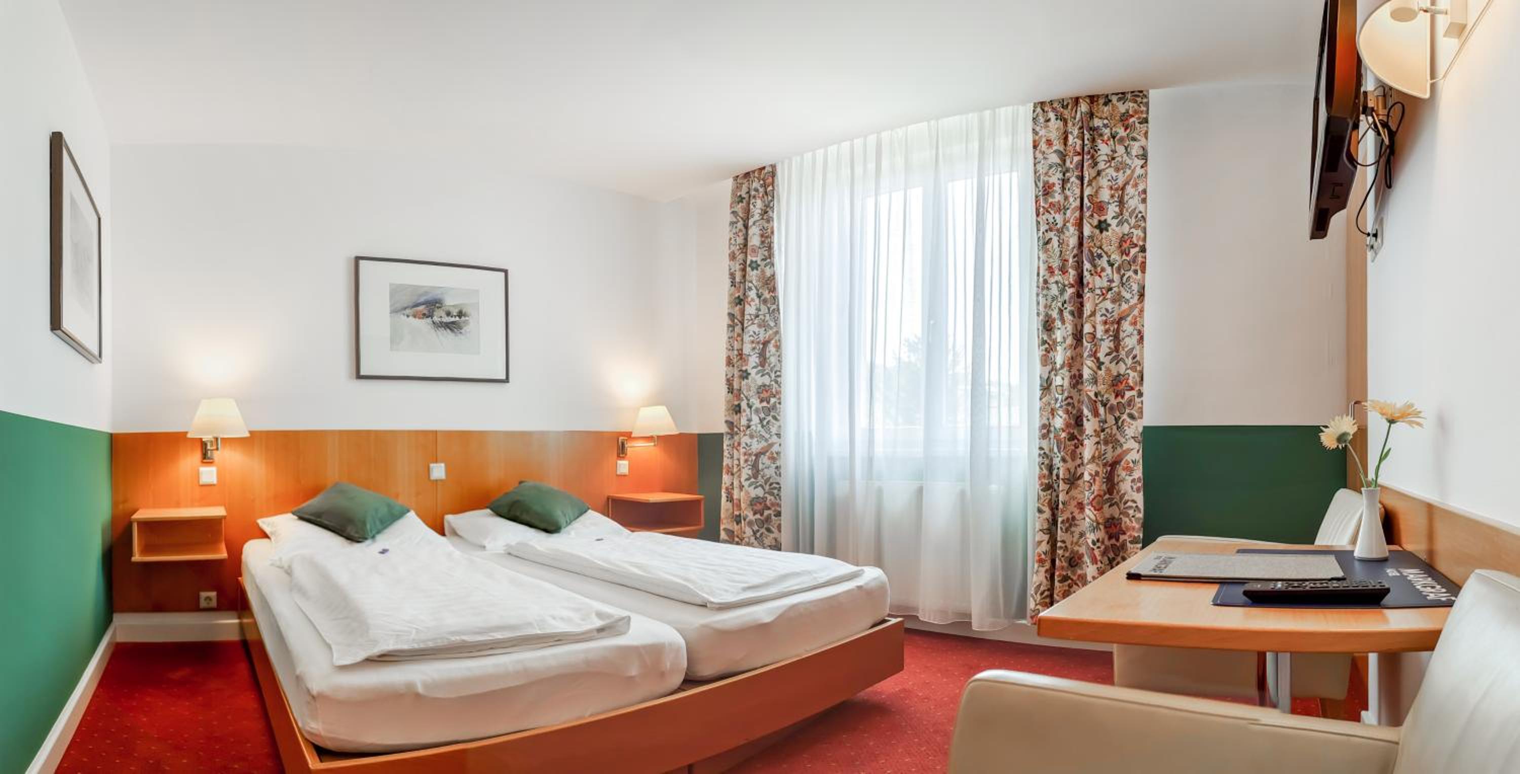 Double Room - Photo 5