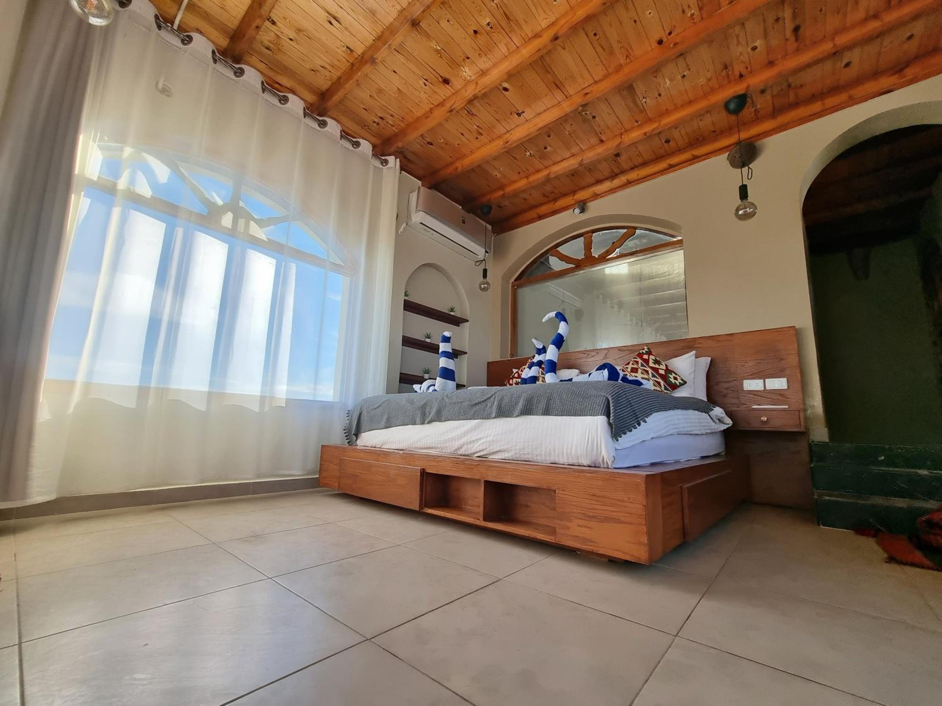 Superior Suite with Sea View - Photo 8