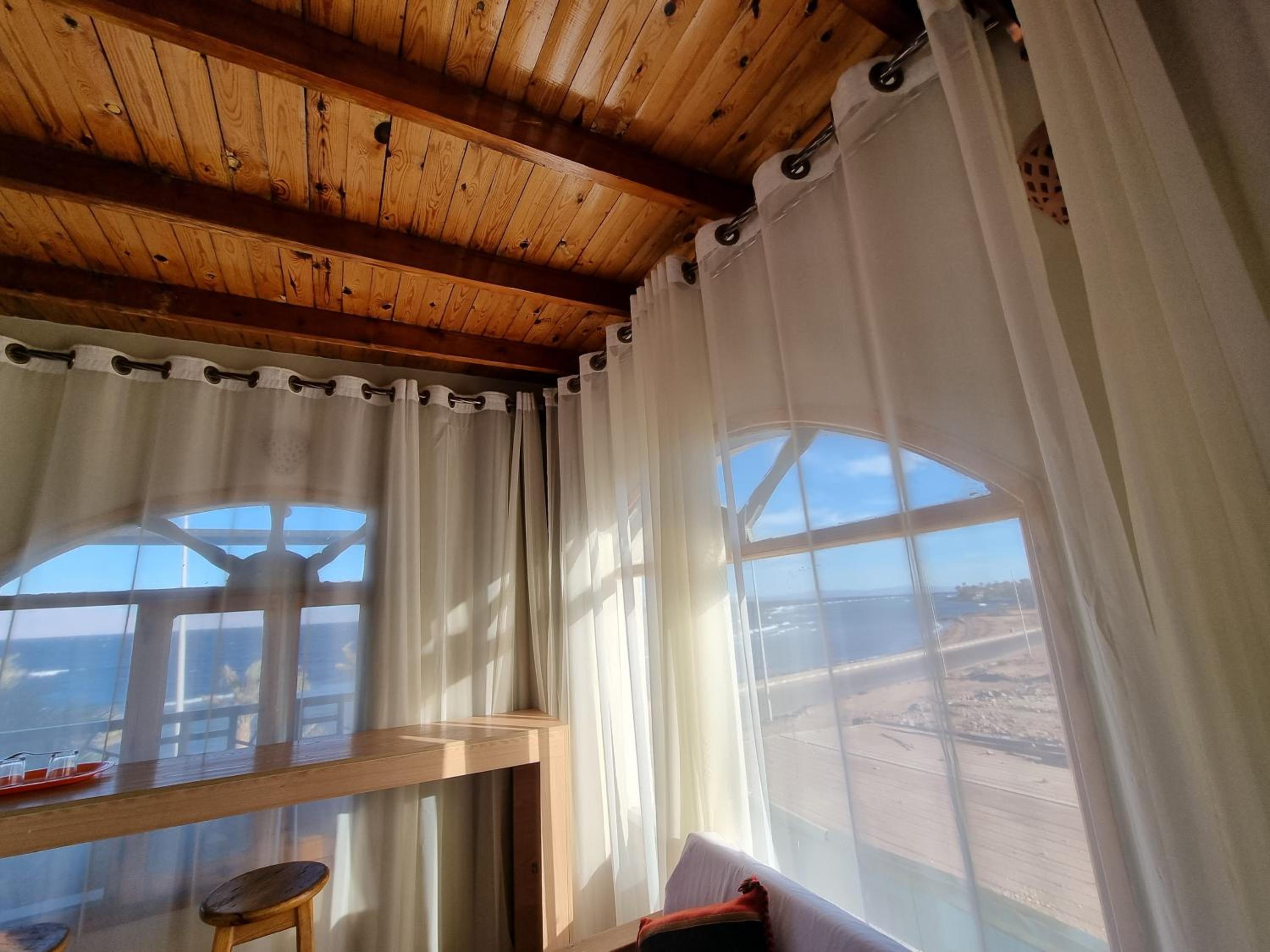 Superior Suite with Sea View - Photo 14