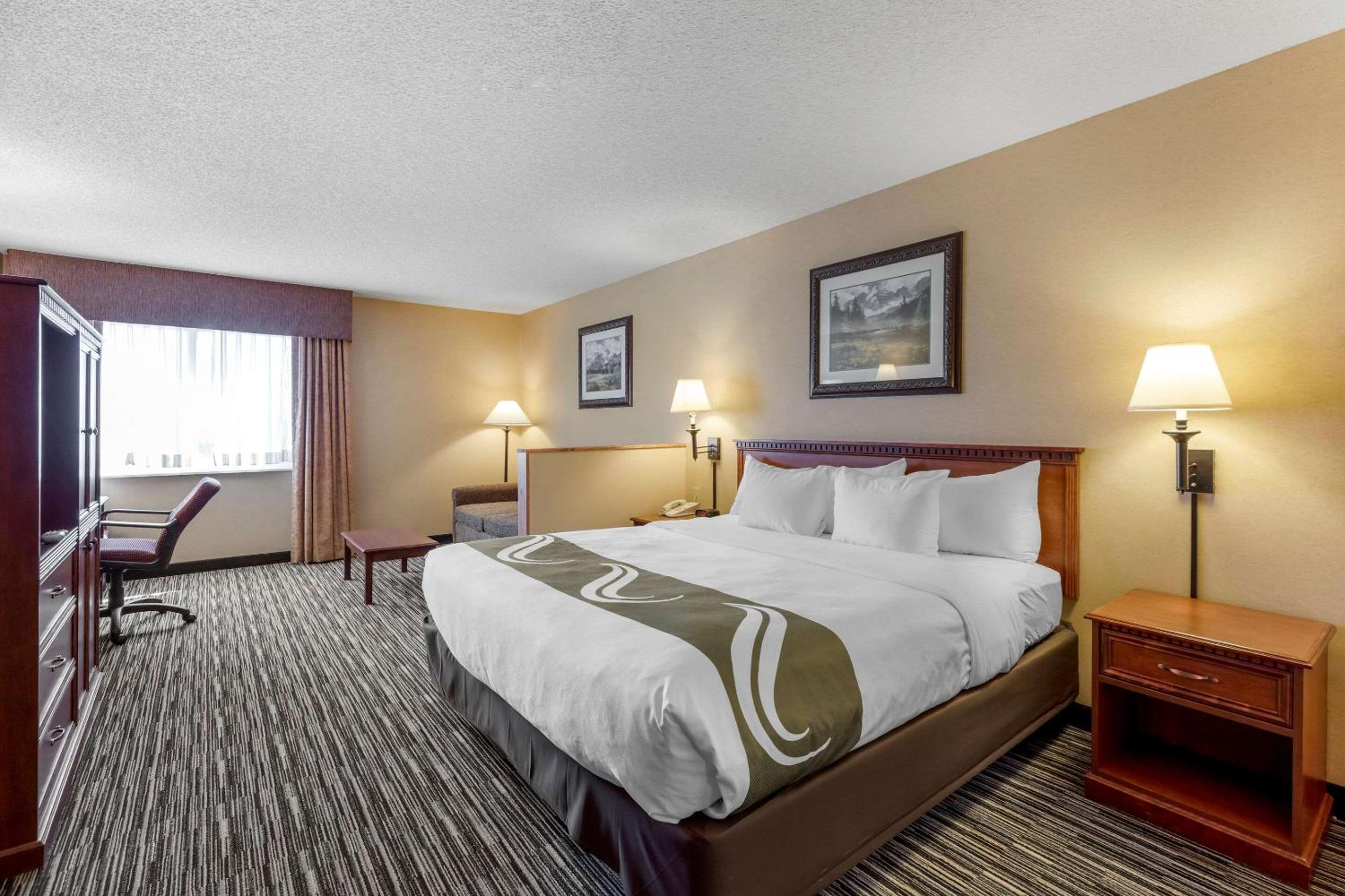 King Room - Accessible/Non Smoking - Photo 9