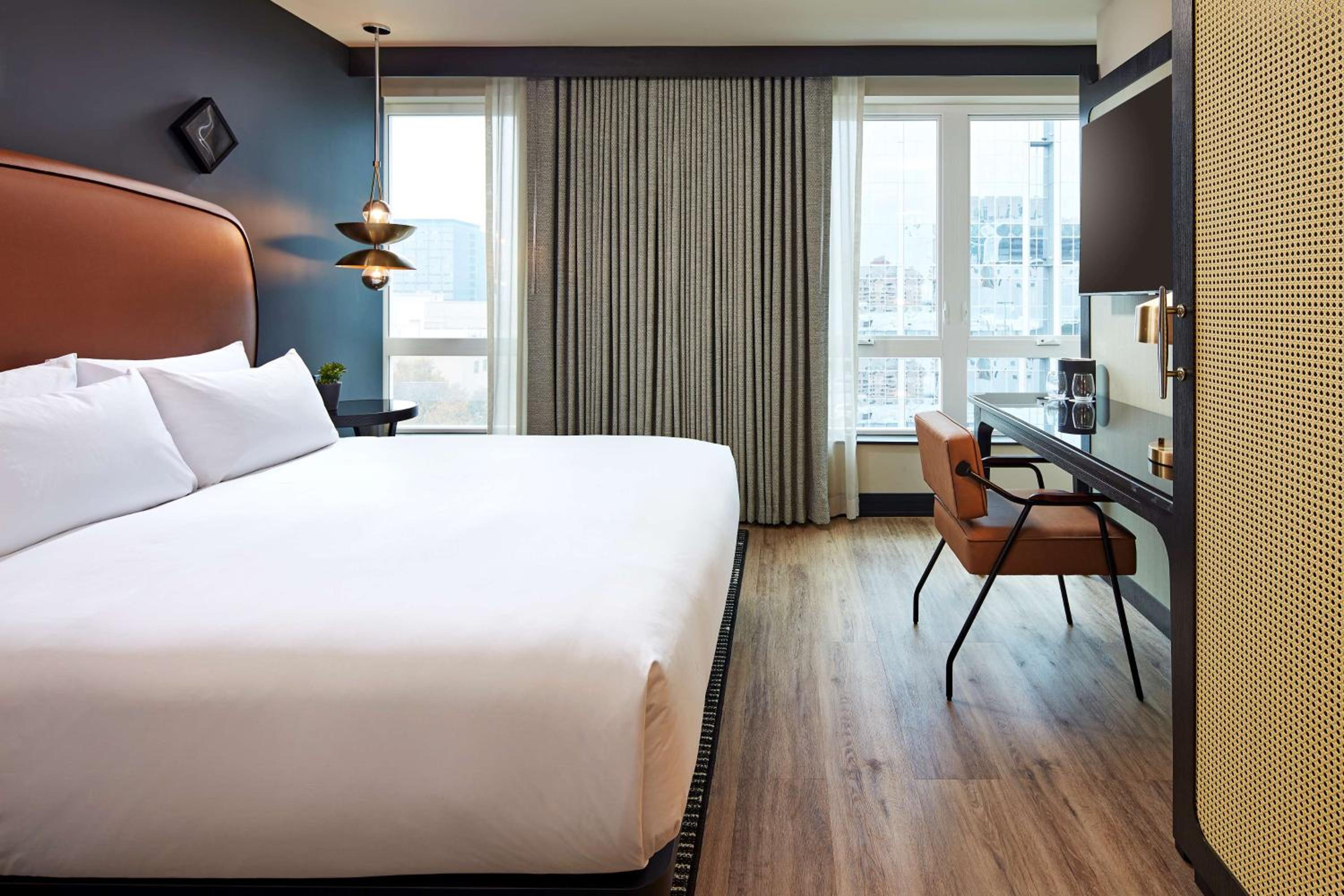 King Room with City View - Photo 1
